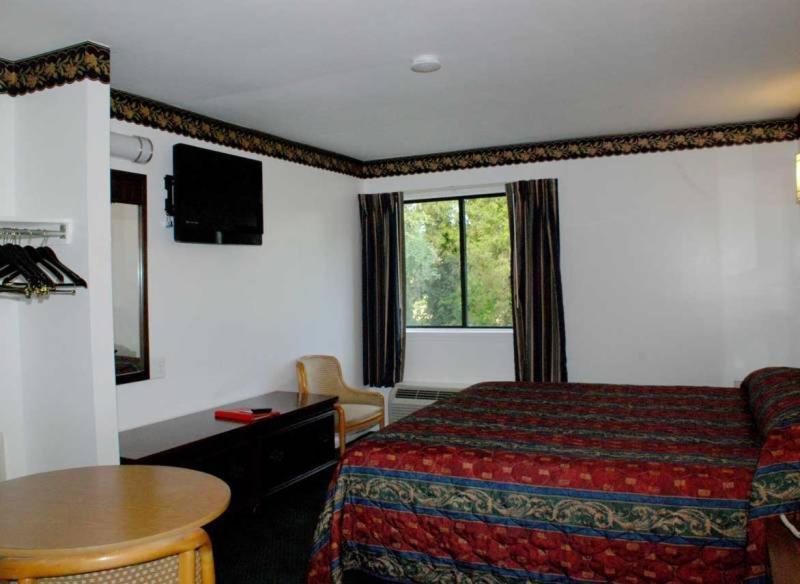 Standard King Room - Photo 1