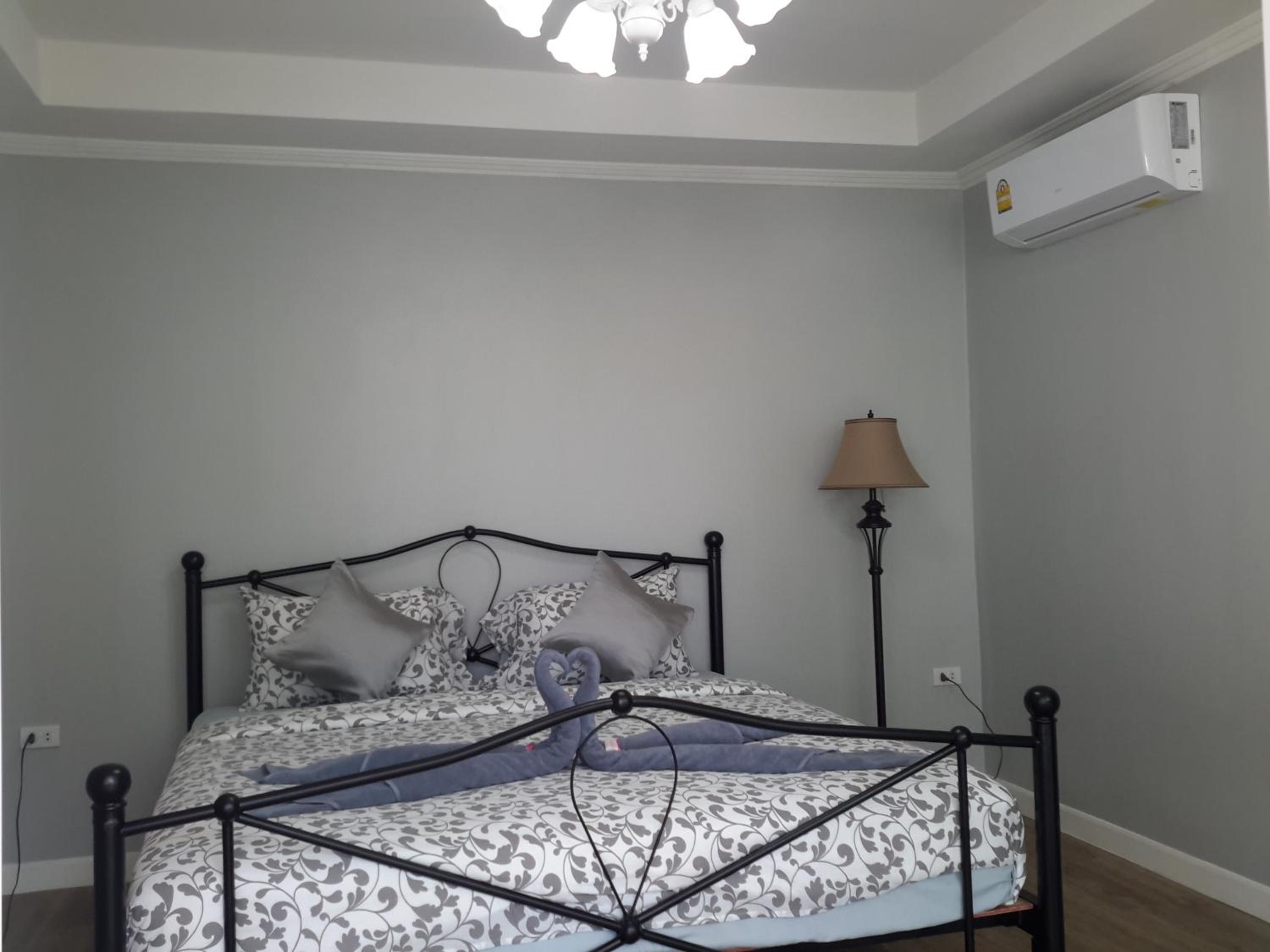 Deluxe Double Room with Balcony photo 3