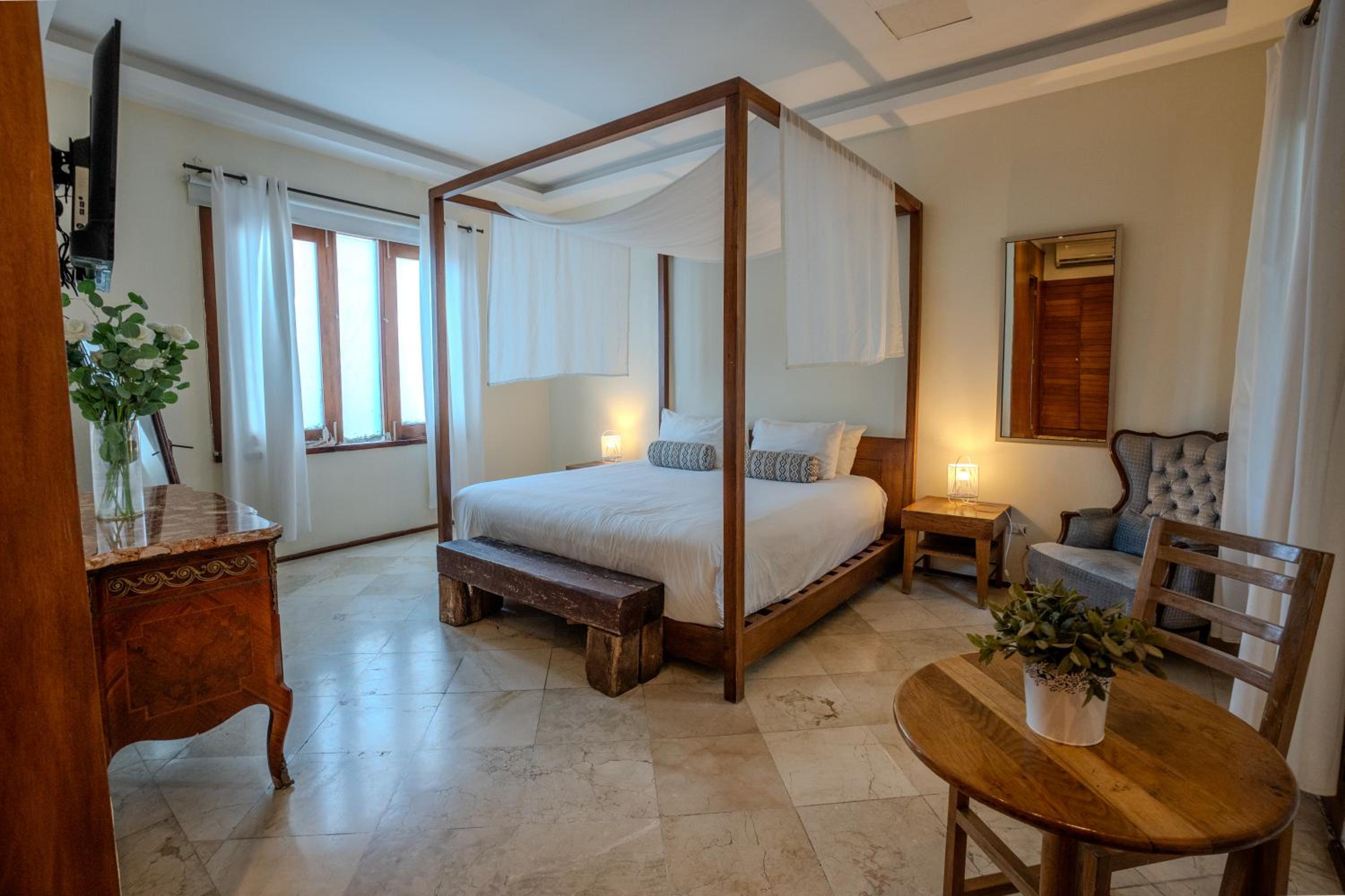 Deluxe King Suite
