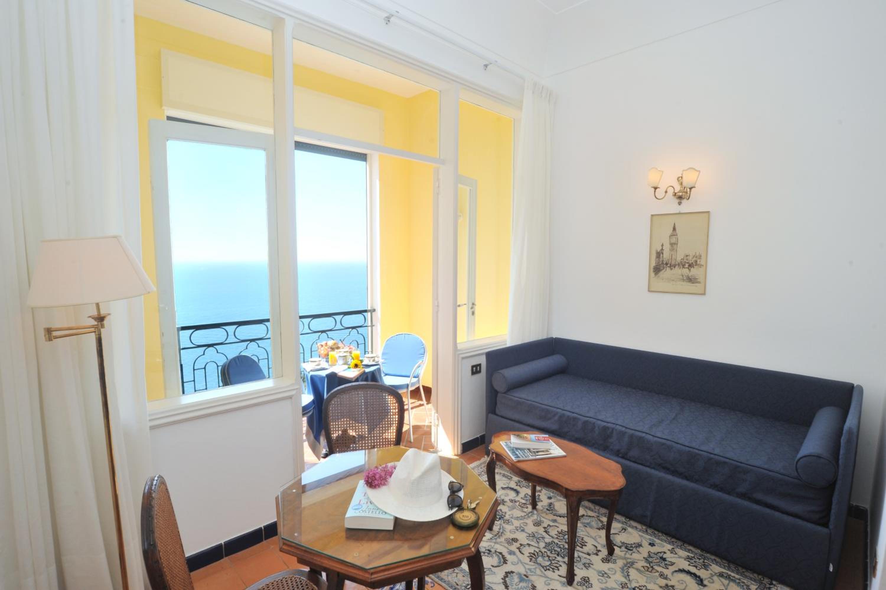 Junior Suite with Sea View - Photo 11