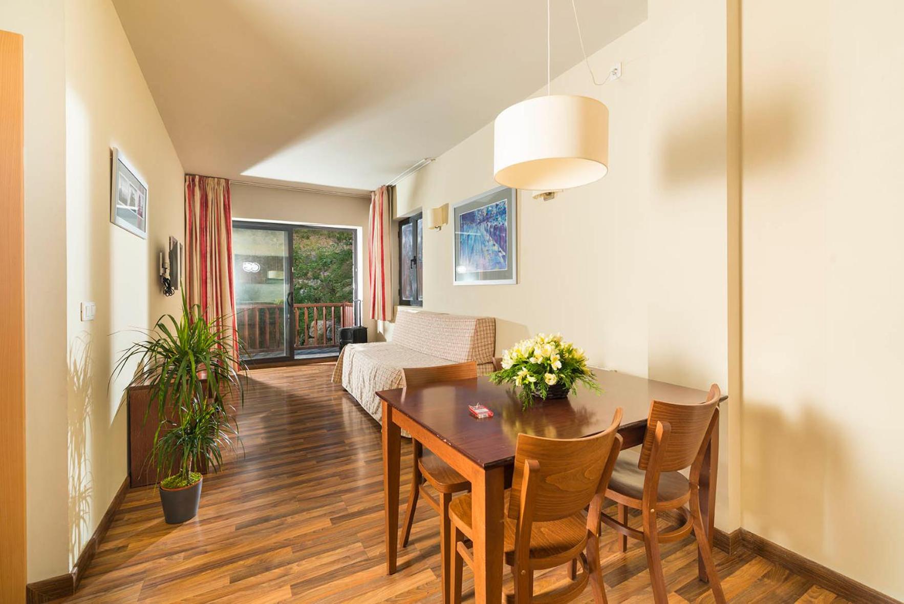 One-Bedroom Apartment - Photo 1