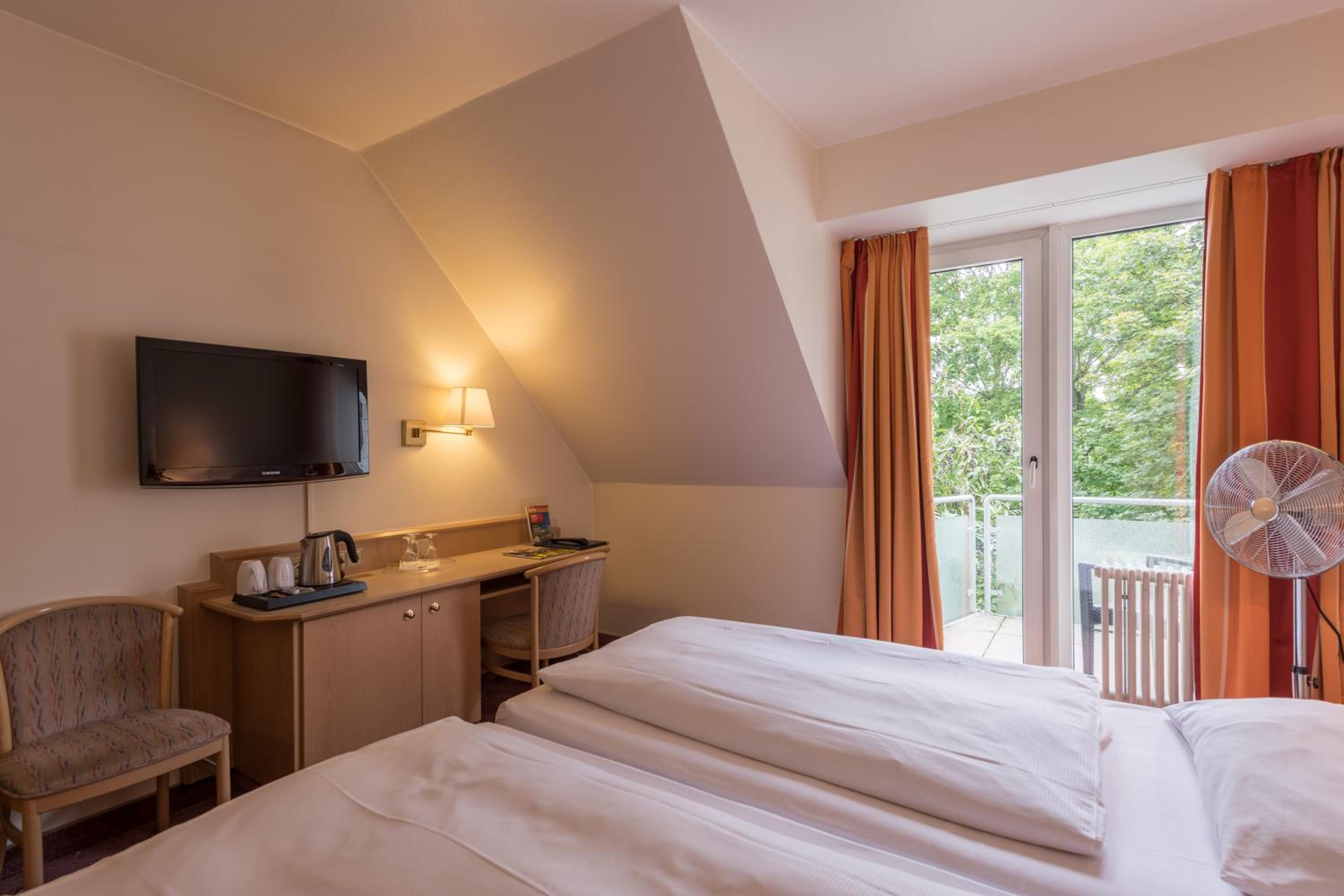 Standard Double Room - Photo 18