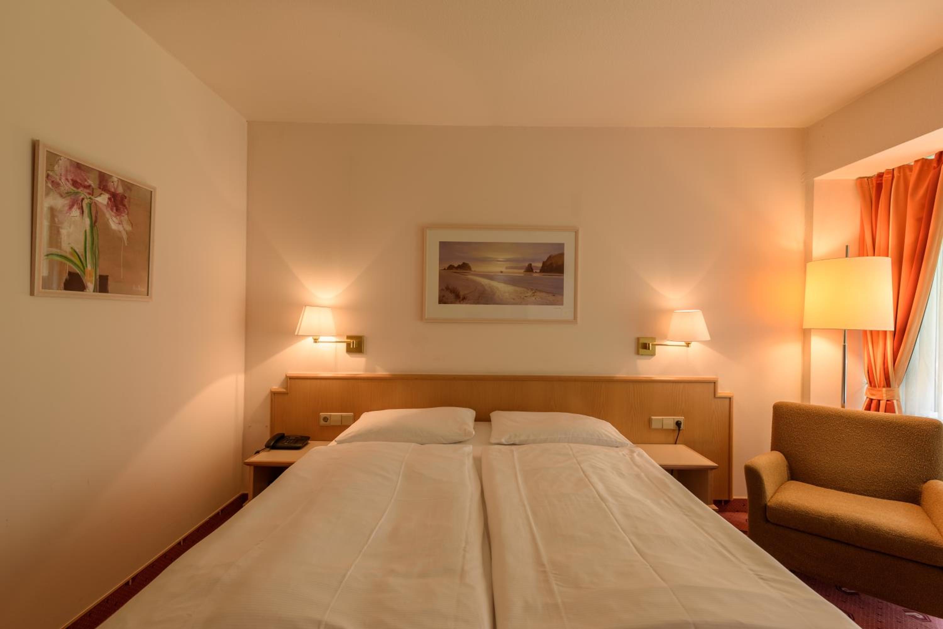 Standard Double Room - Photo 16