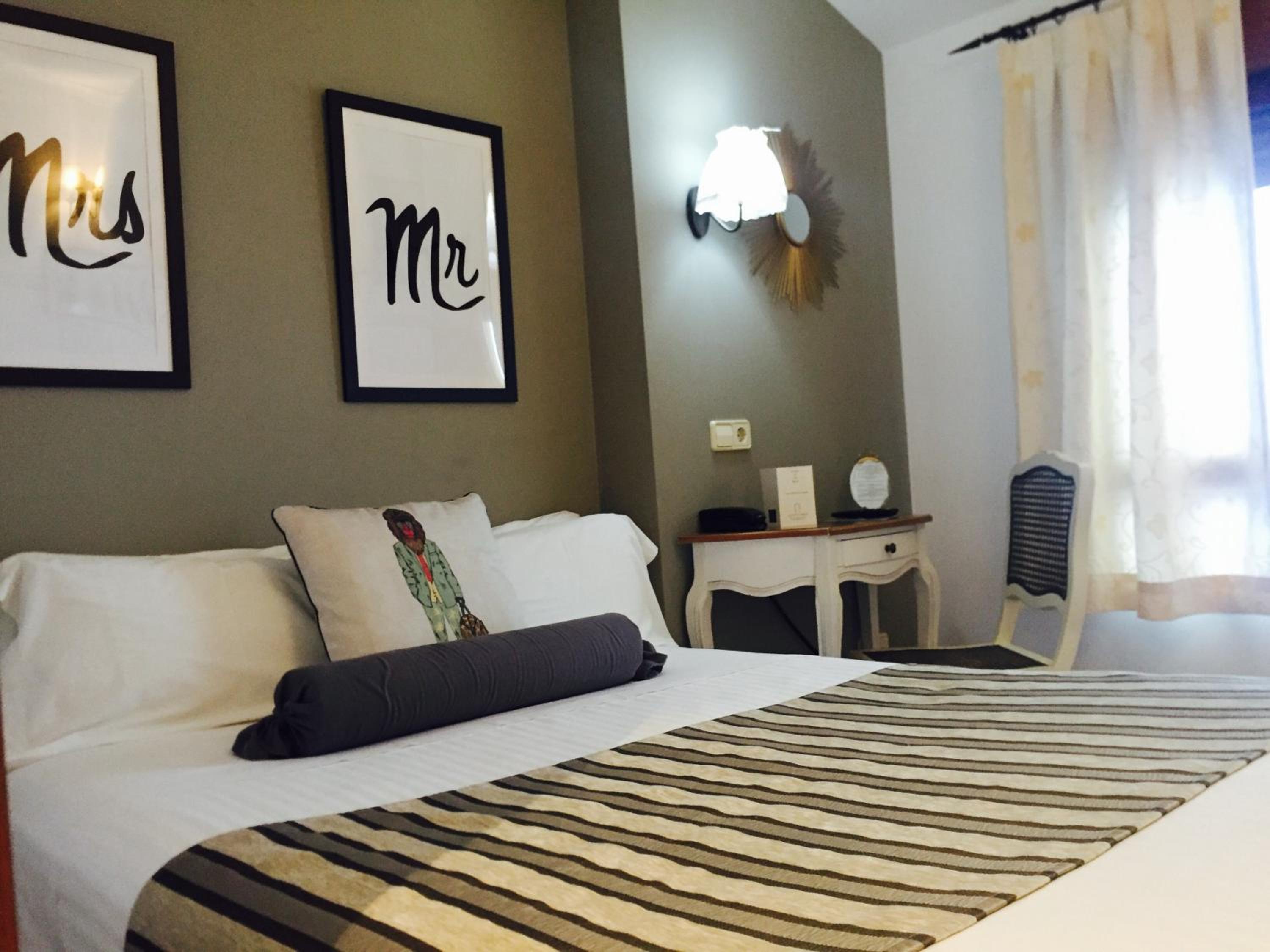 Double Room - Photo 12
