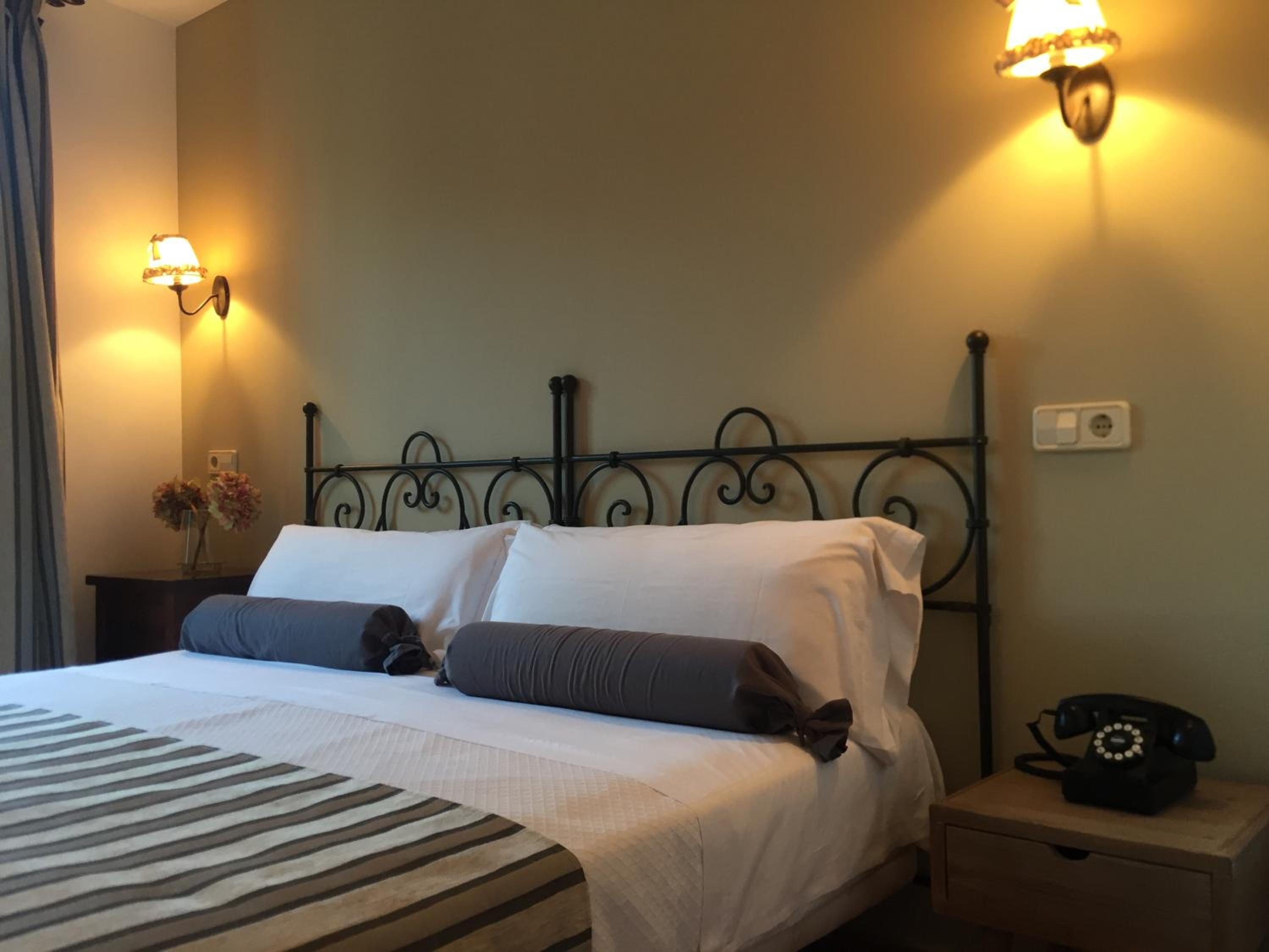 Double Room - Photo 15
