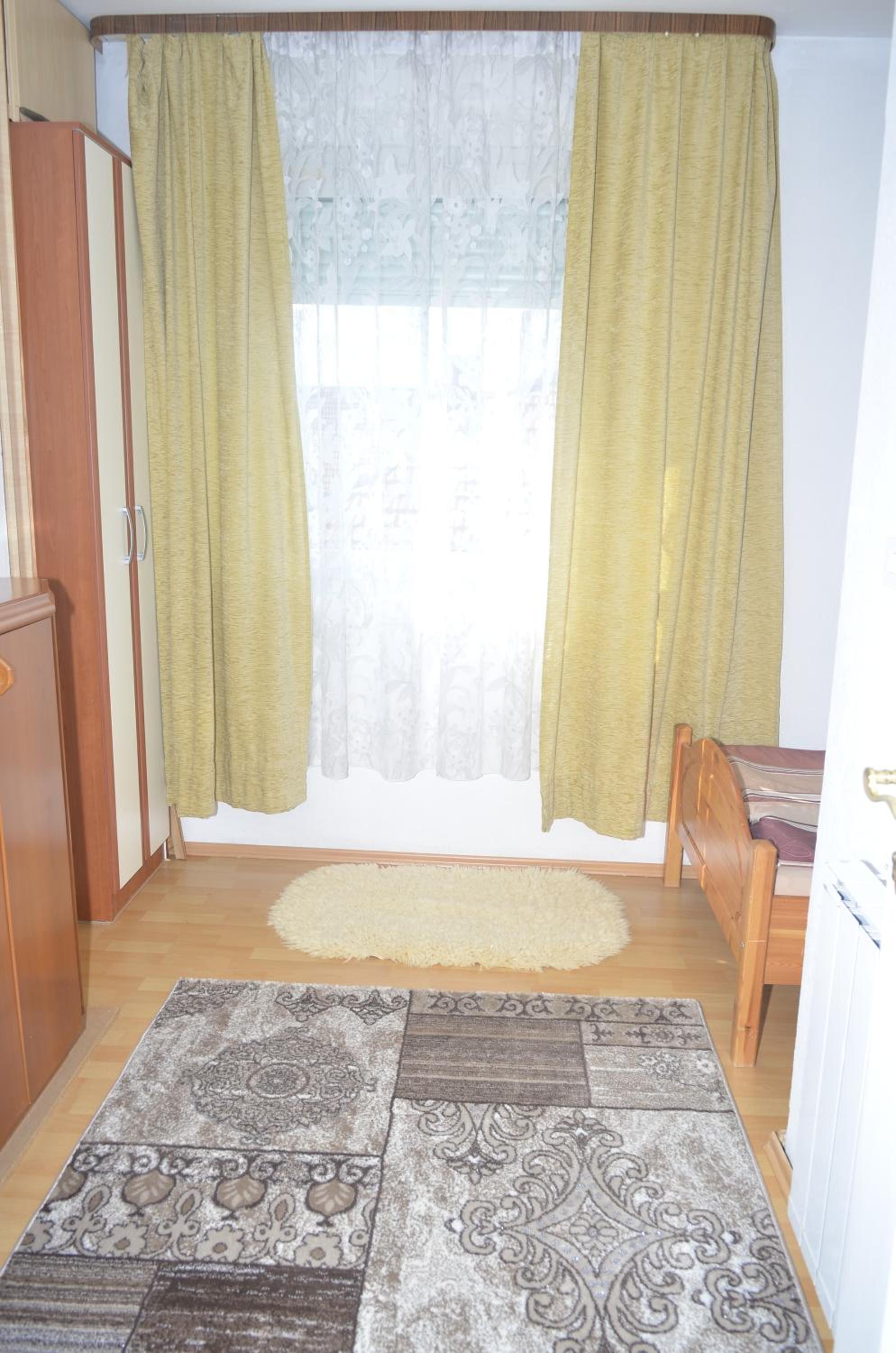 Small Single Room photo 1