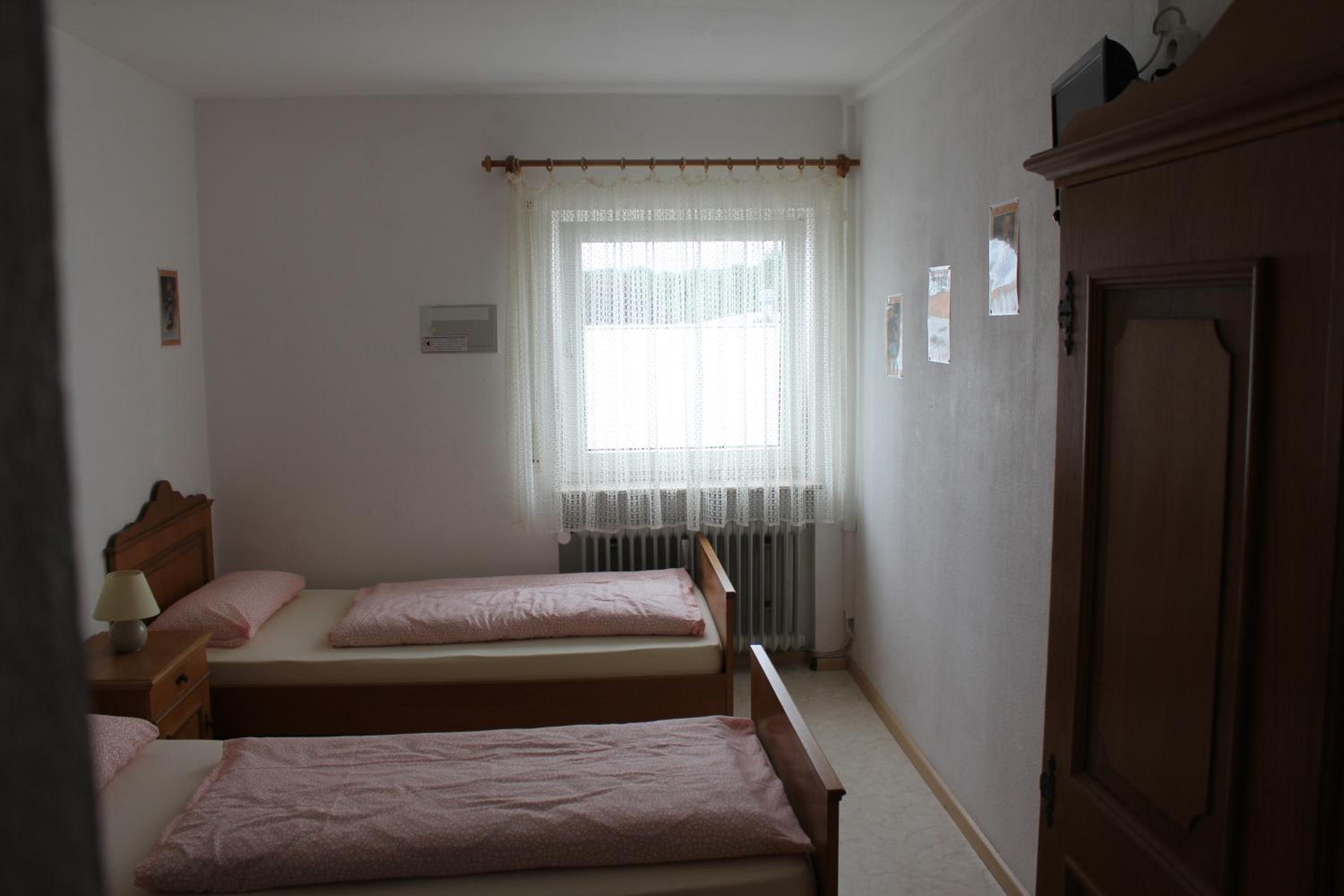 Double Room with Shower - Photo 5