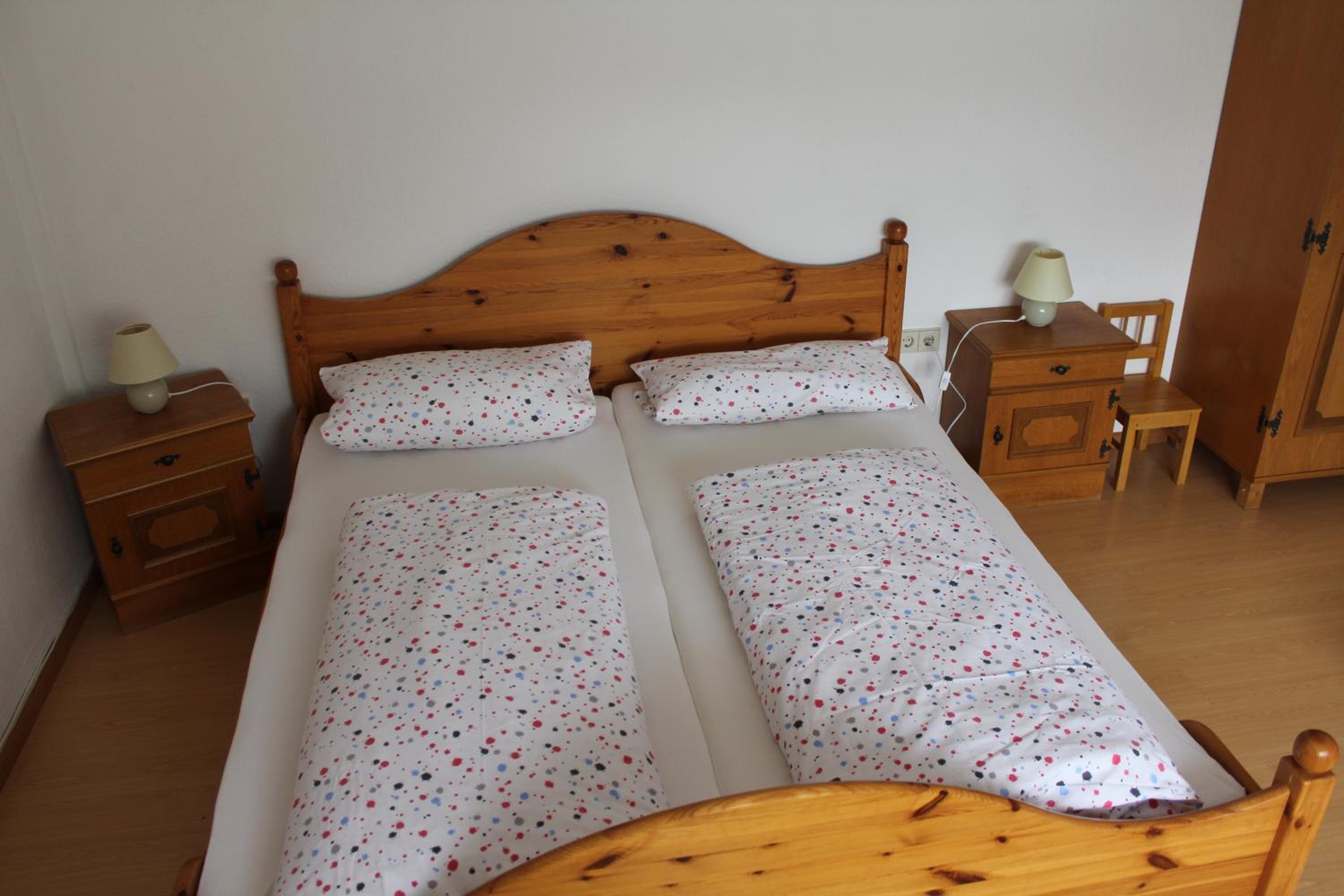Quadruple Room with Bathroom - Photo 7