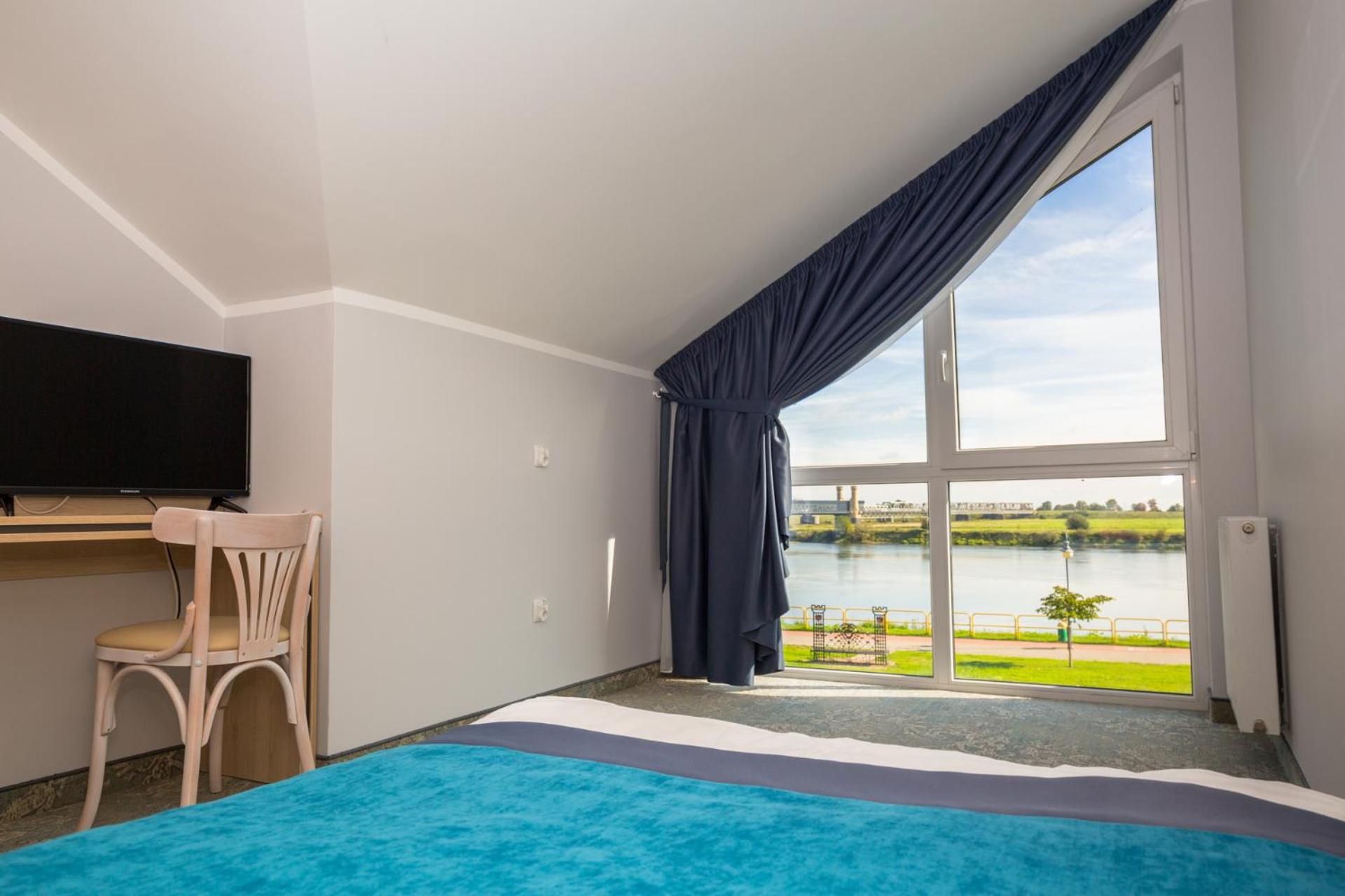 Large Single Room