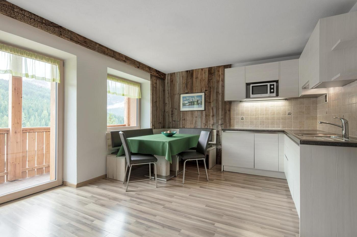 Apartment with Mountain View photo 2