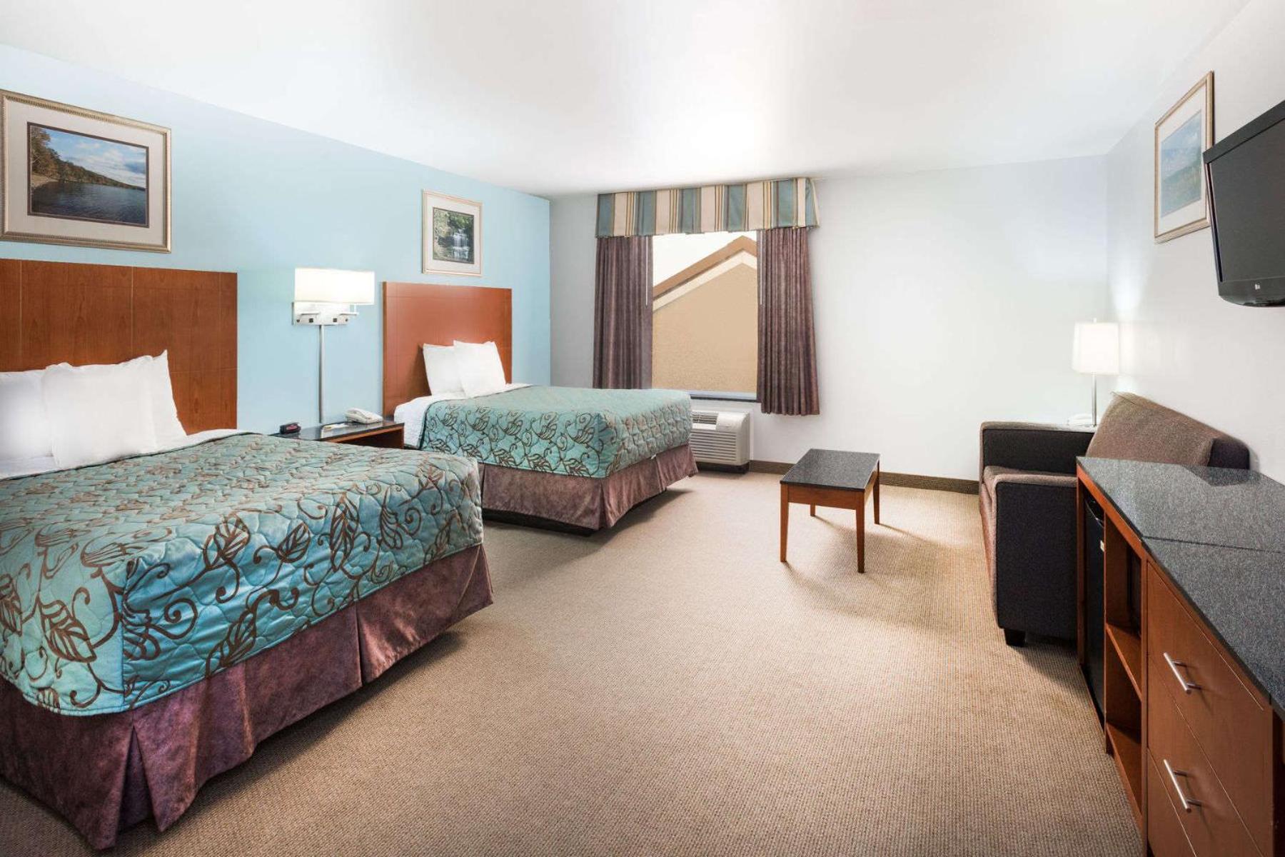Studio Queen Suite with Two Queen Beds - Non-Smoking - Photo 3