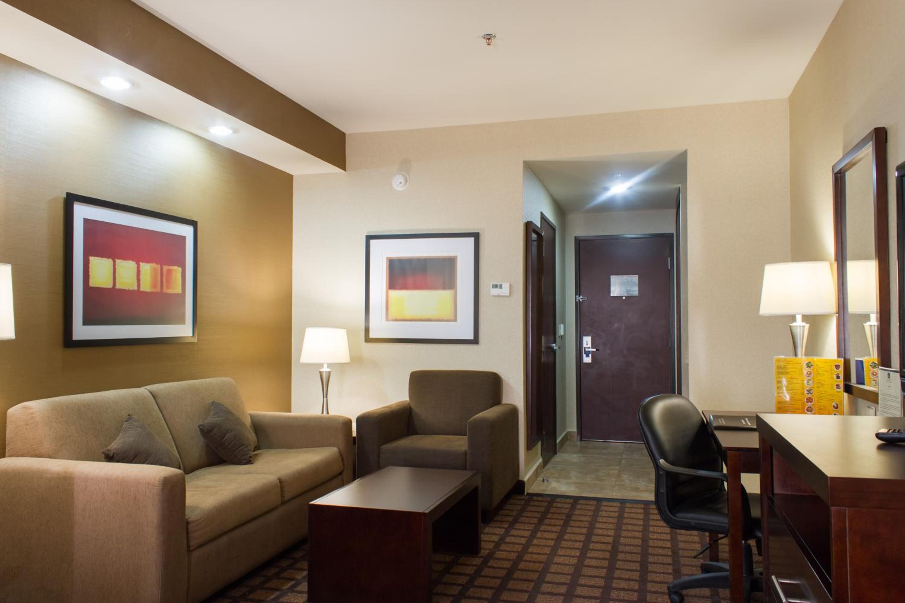 King Suite with Sofa Bed - Non-Smoking