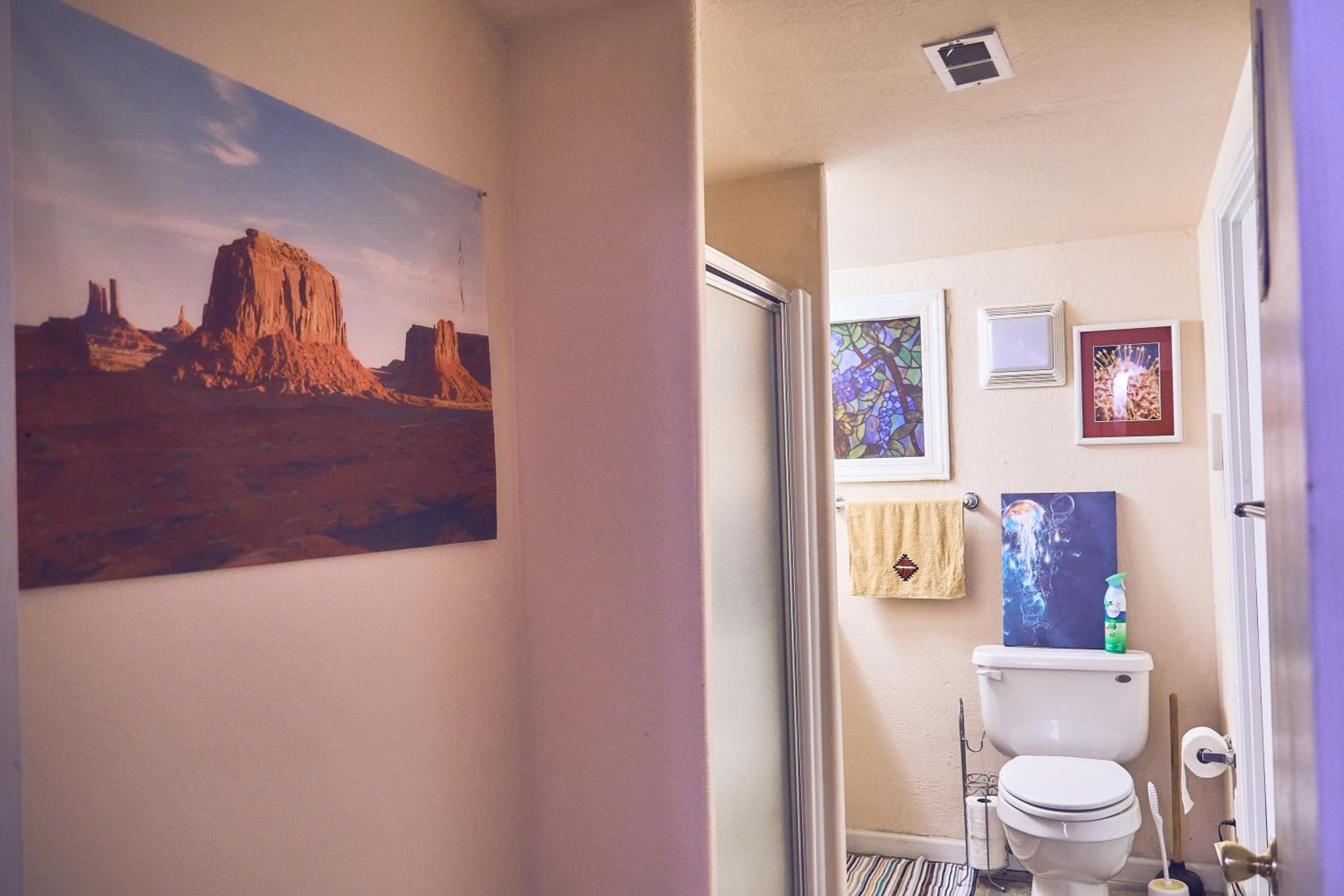Deluxe Queen Suite photo 2