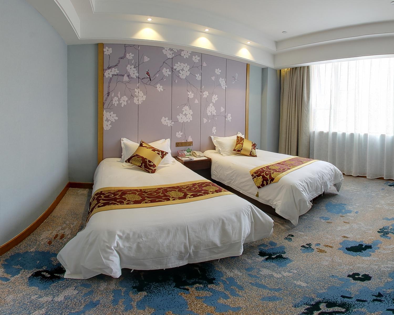 Deluxe King Room photo 1