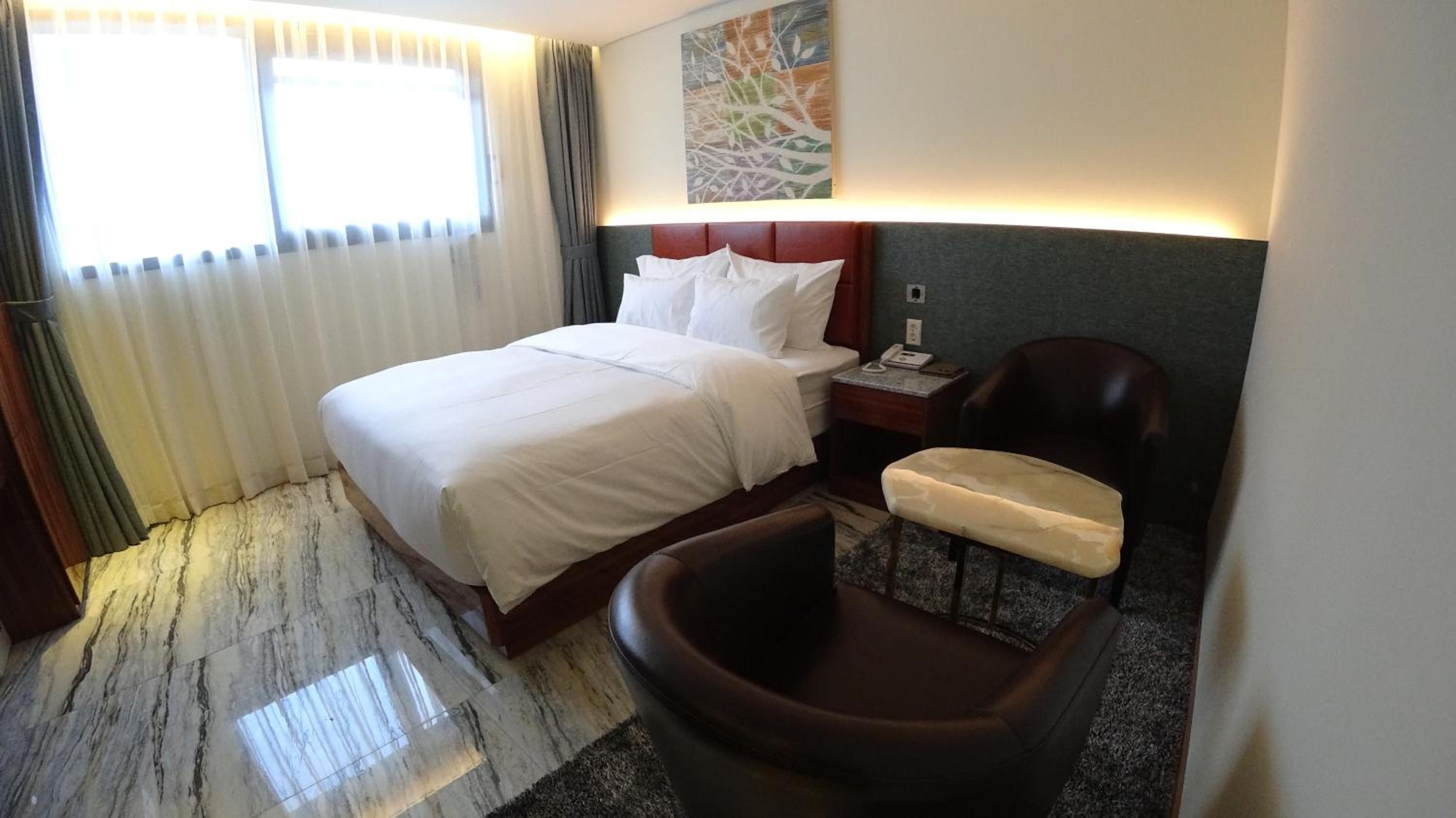 Double Room with Spa Bath photo 3