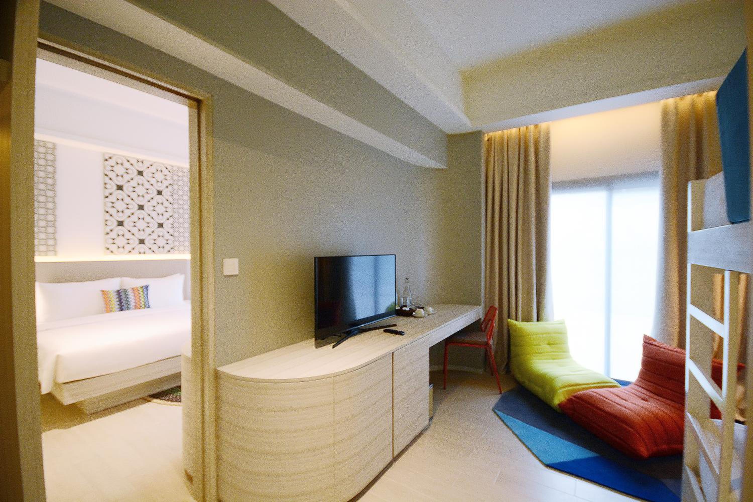 Family Room photo 3