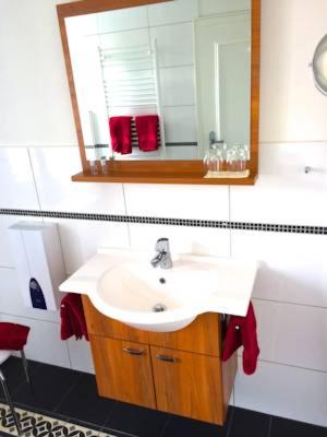 Deluxe Family Suite photo 3