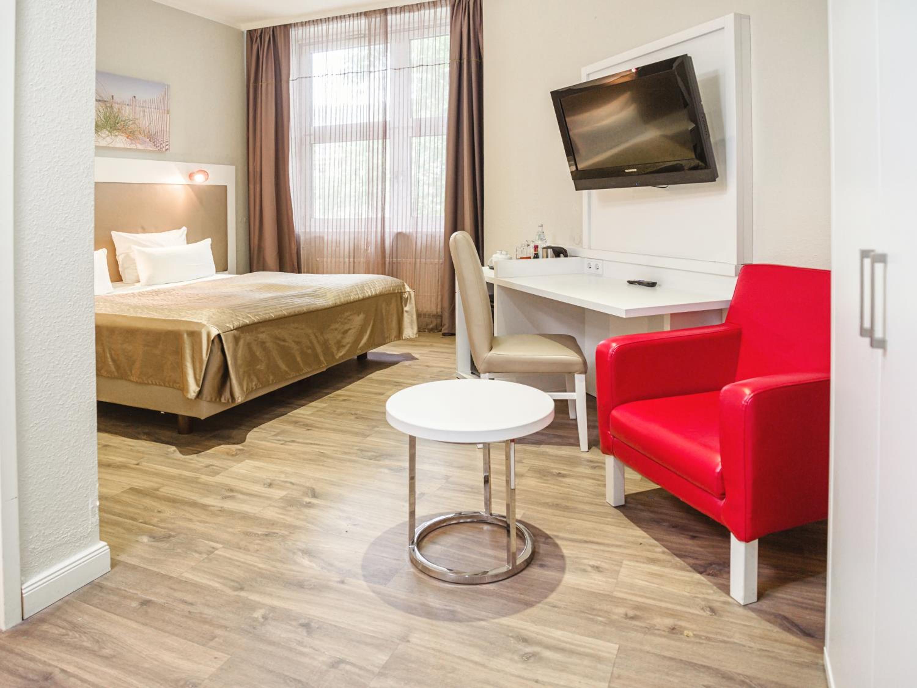 Standard Twin Room - Photo 6