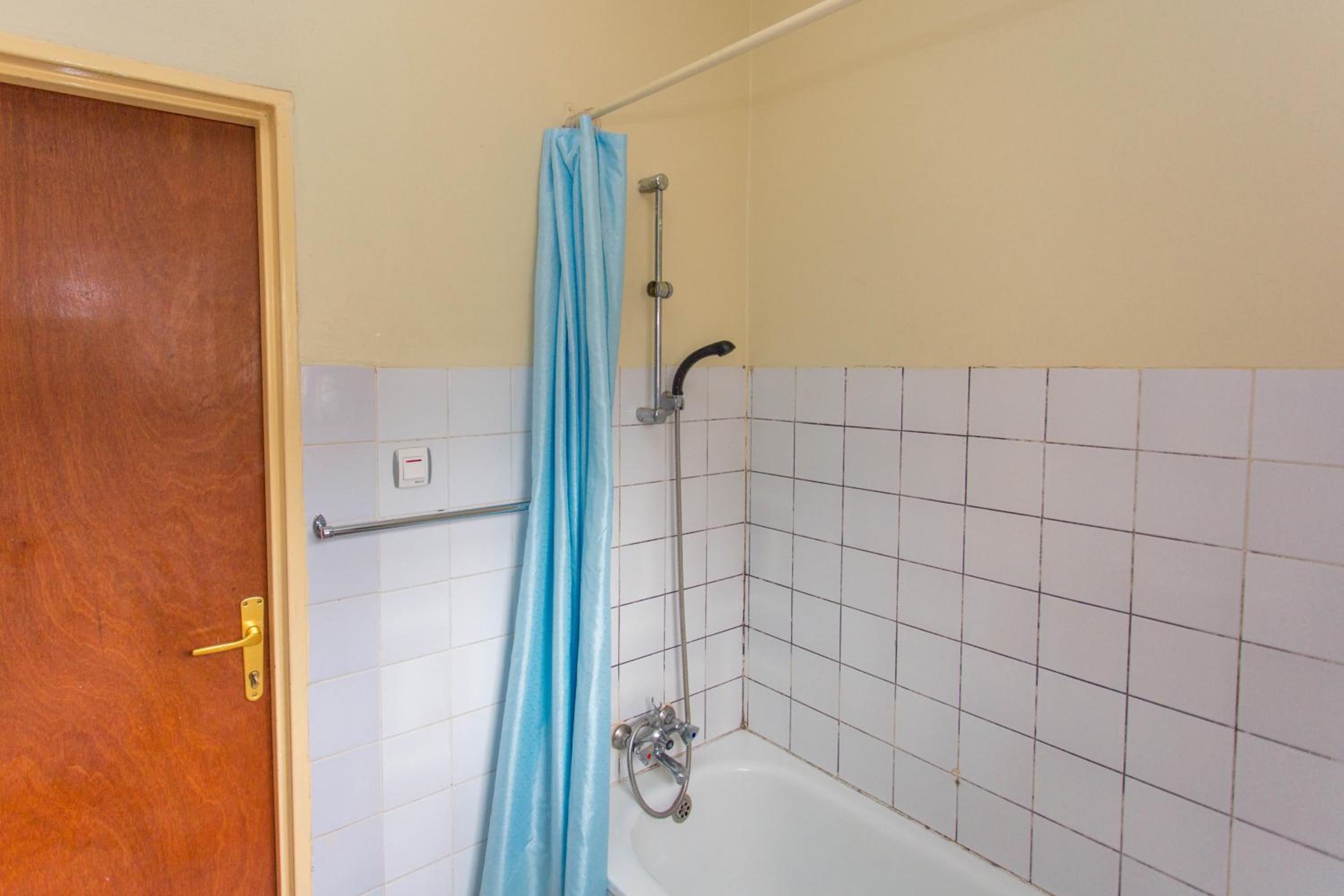 Two-Bedroom Apartment - Photo 4