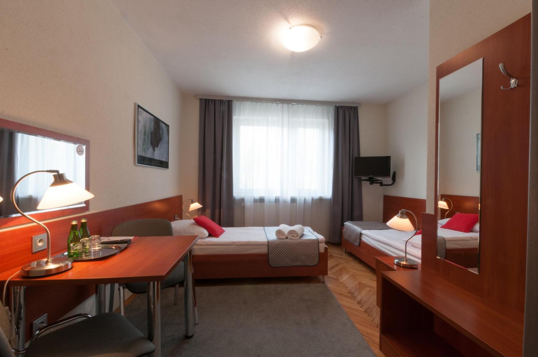 Twin Room - Photo 1
