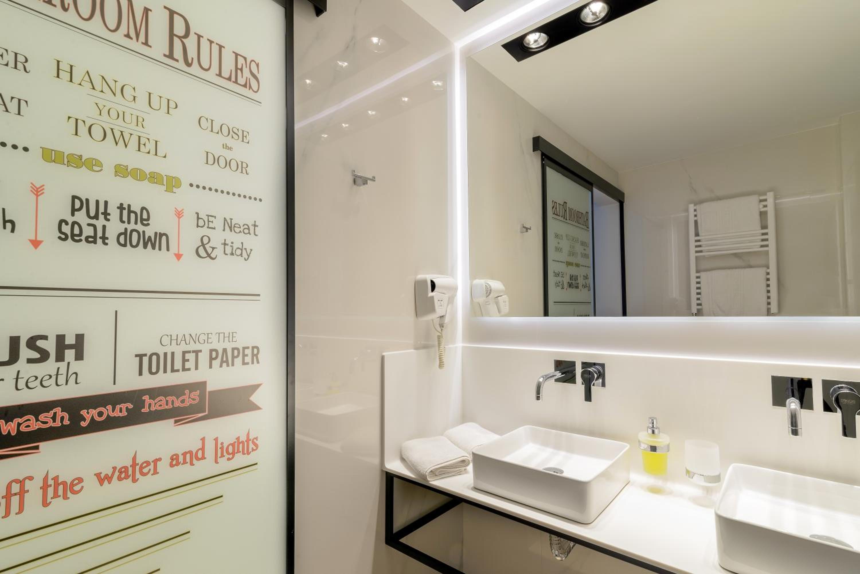 Triple Room - Photo 6