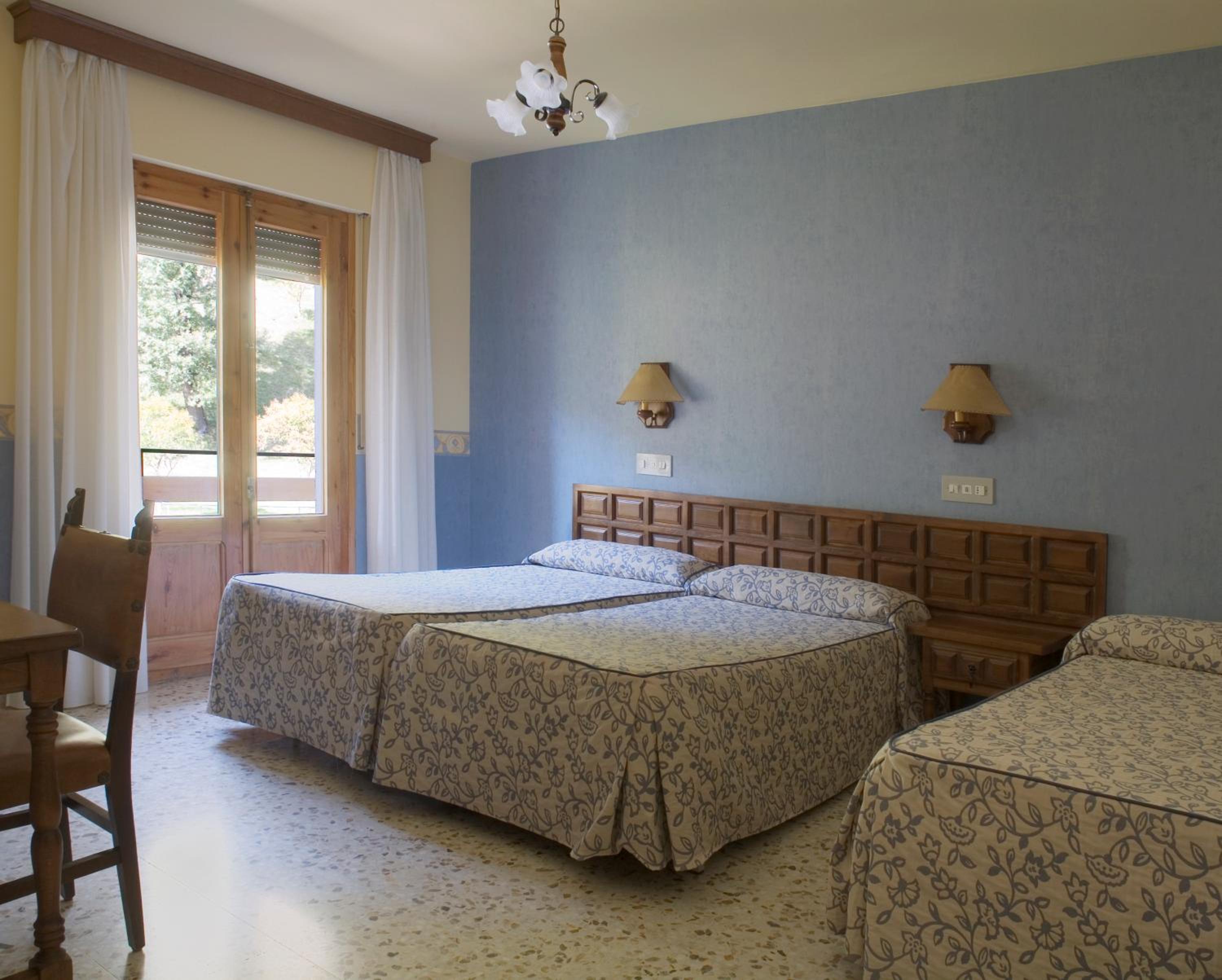 Double Room with Extra Bed photo 2