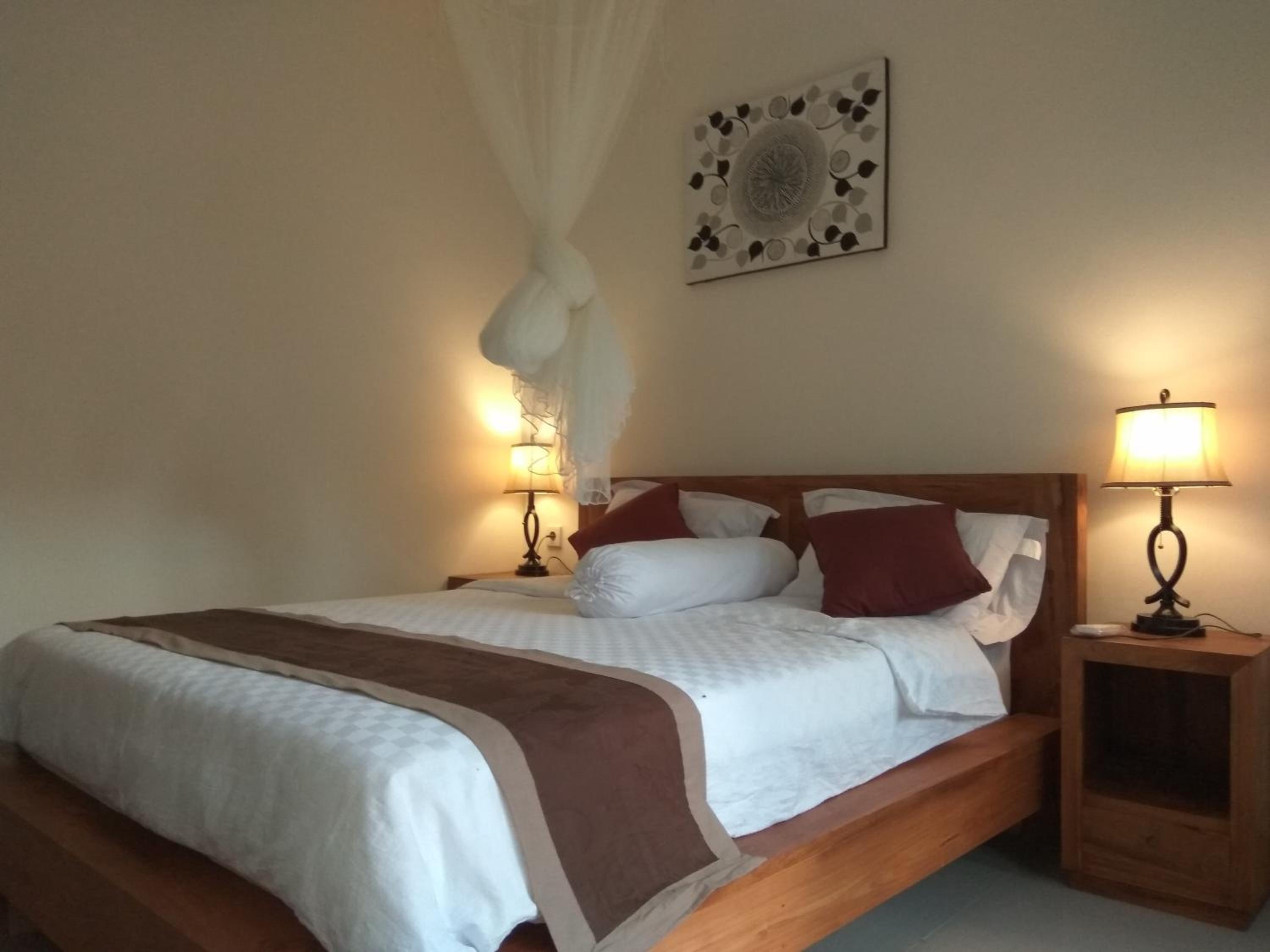 Deluxe Double Room with Balcony - Photo 8