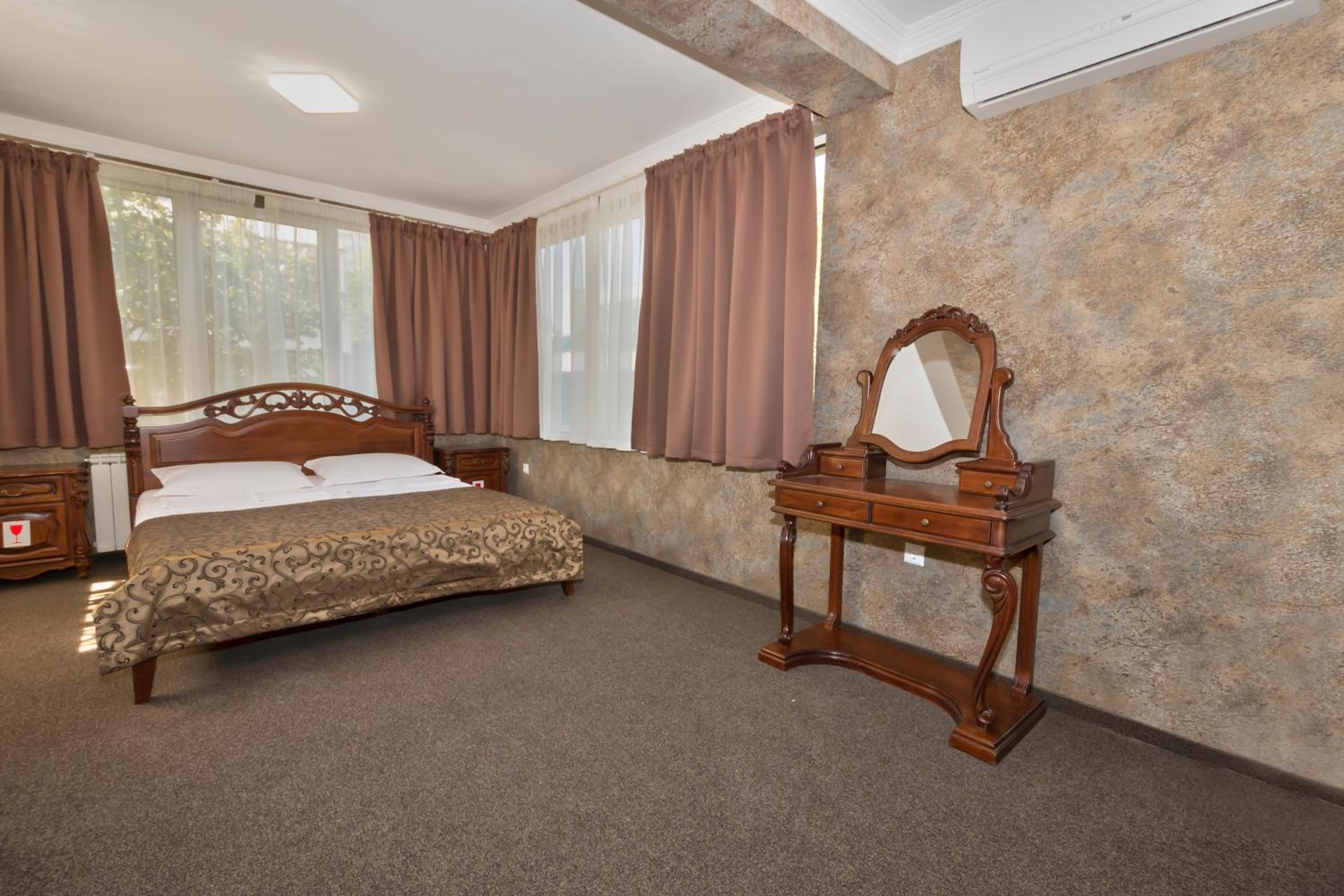 Suite with City View photo 1