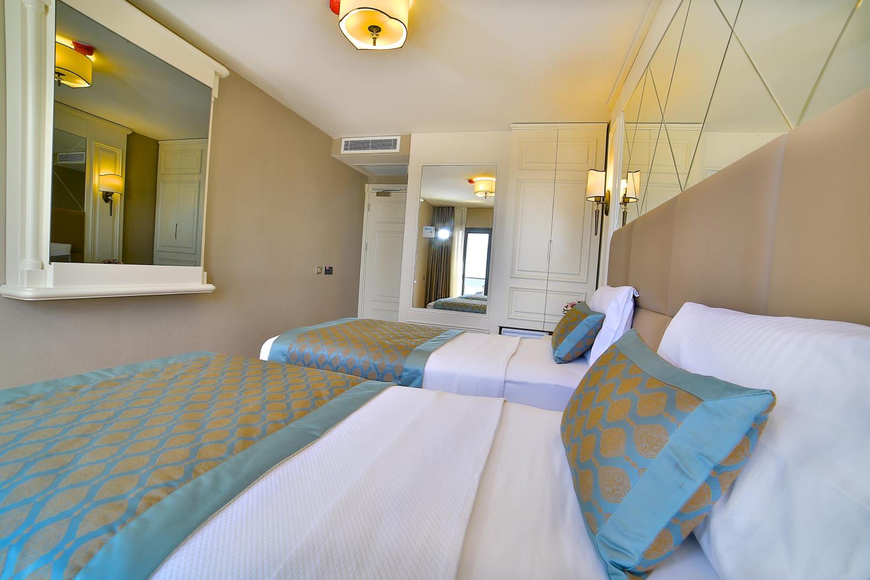 Deluxe Double or Twin Room