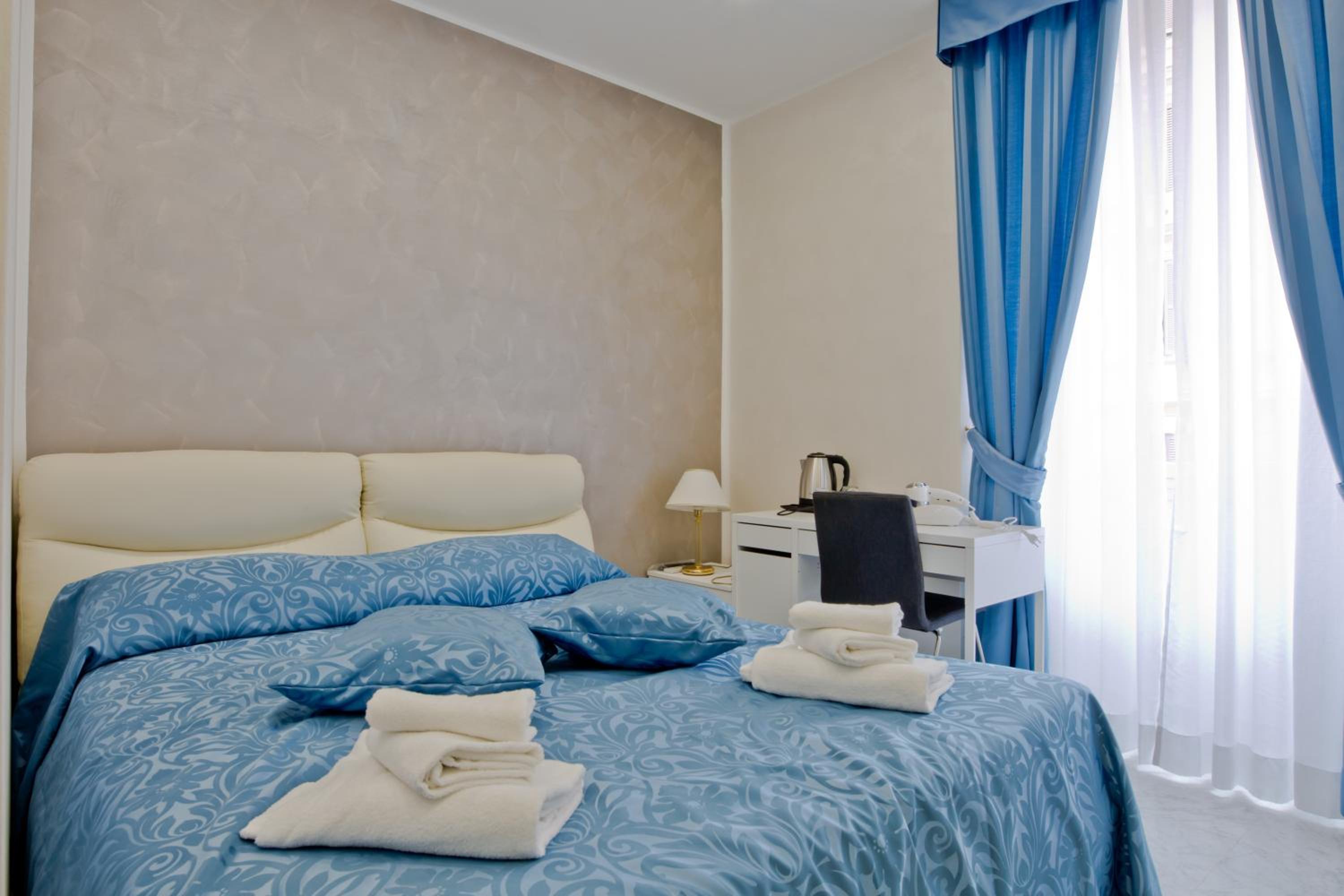 Double Room With Private Bathroom photo 1