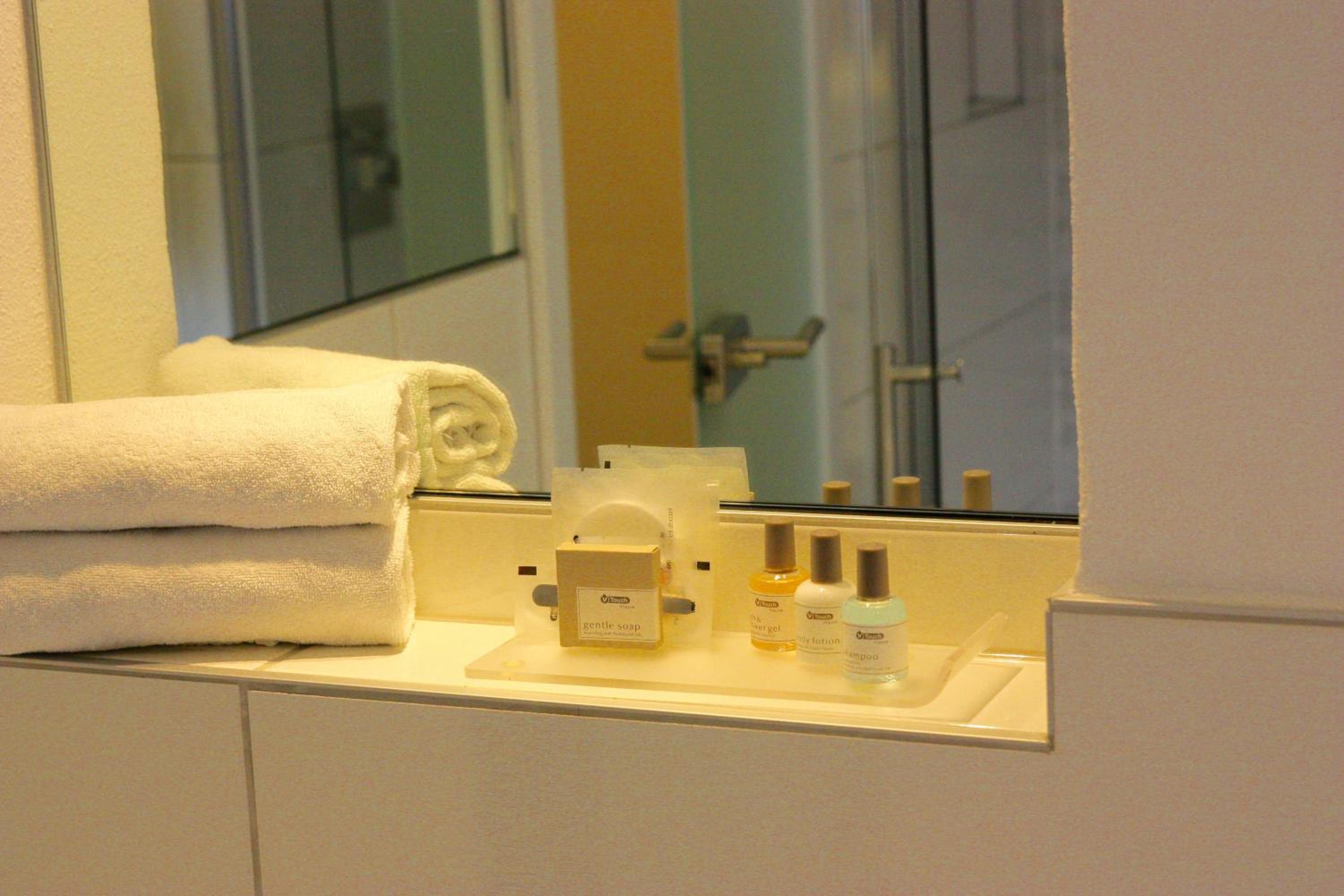 Suite - Photo 20