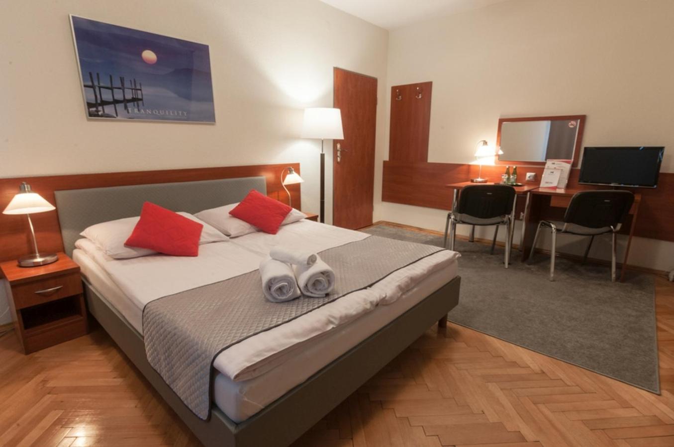 Deluxe Double Room - Photo 1