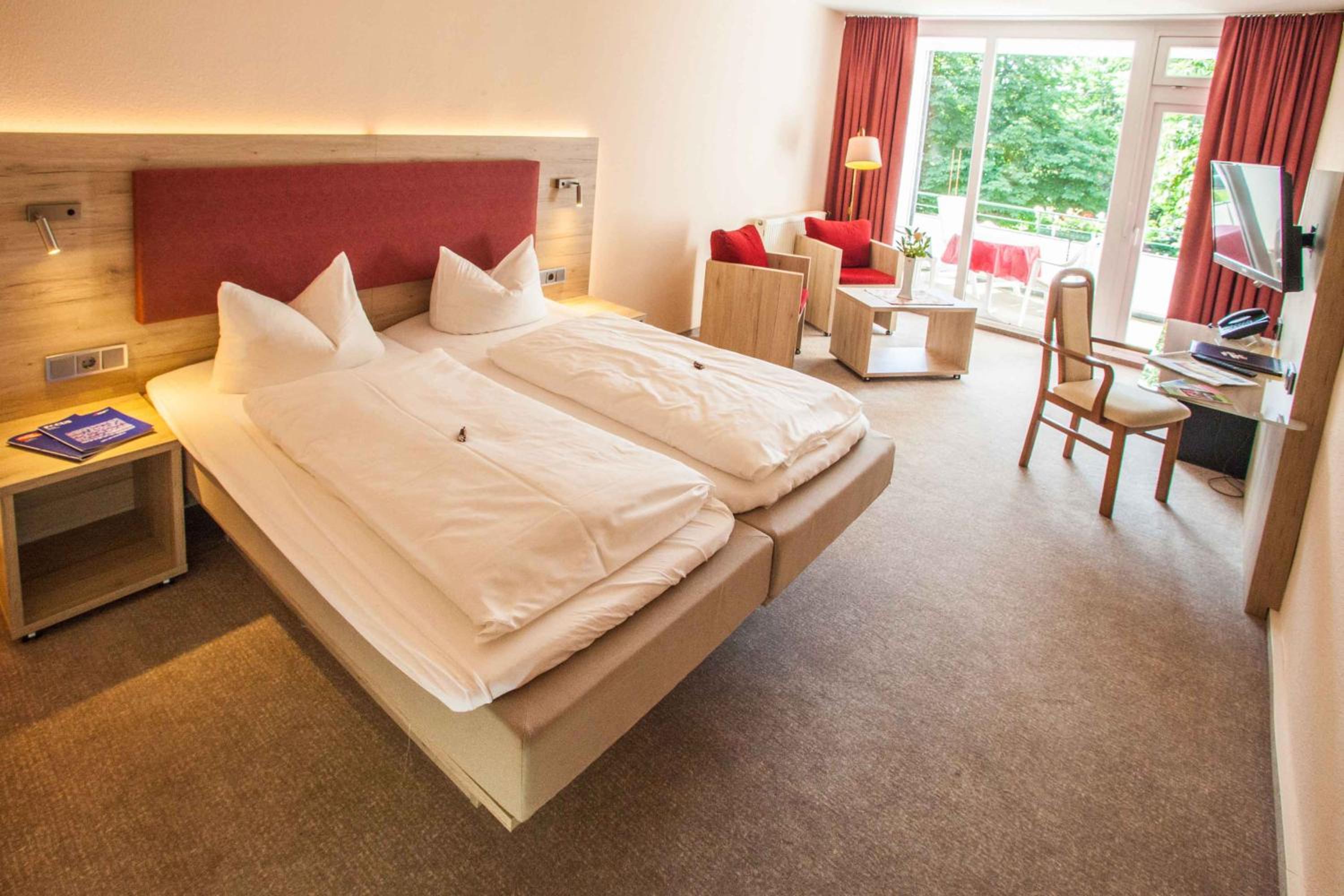 Double Room (1 Adult)