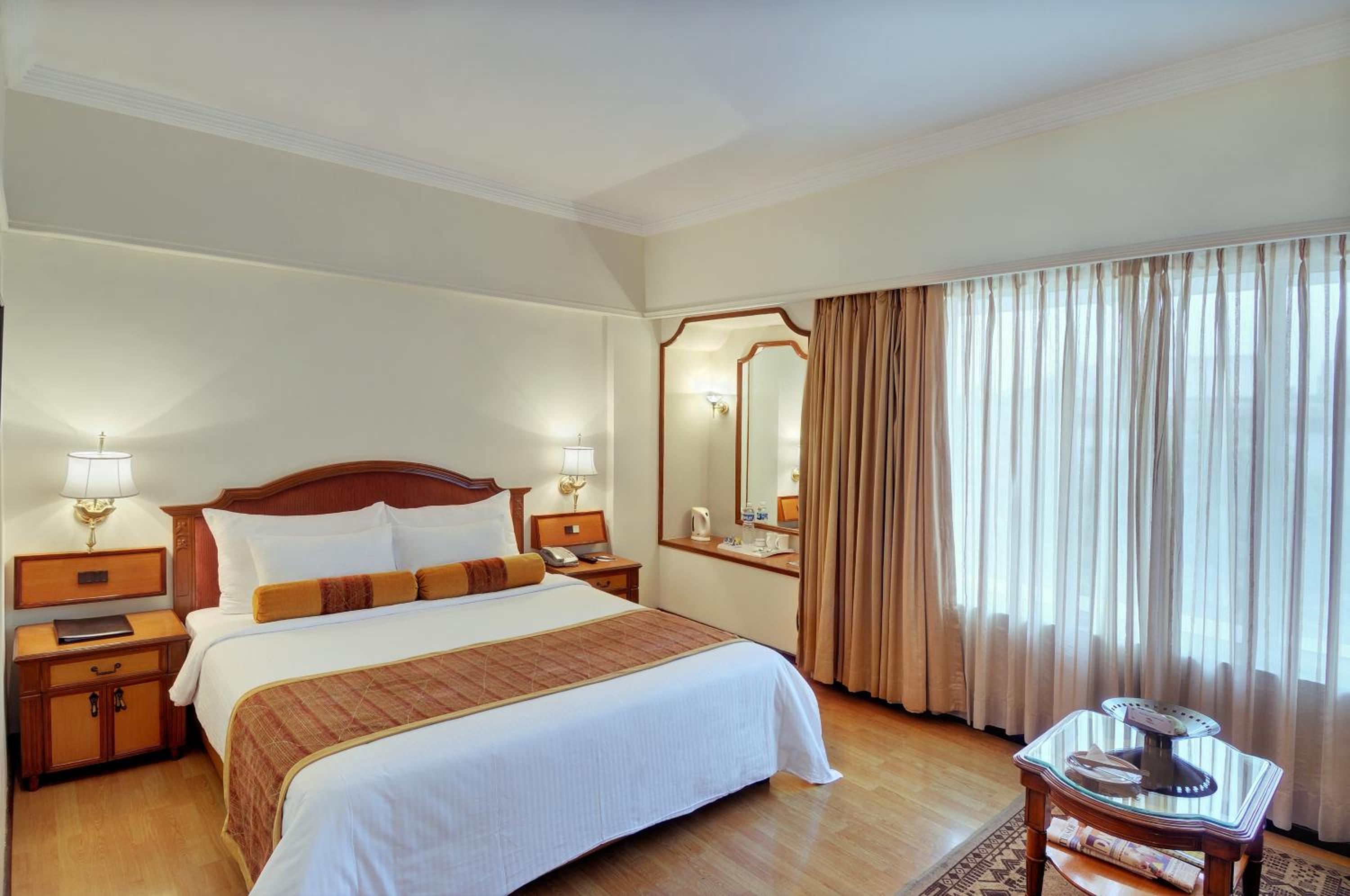 Deluxe King Room  photo 3