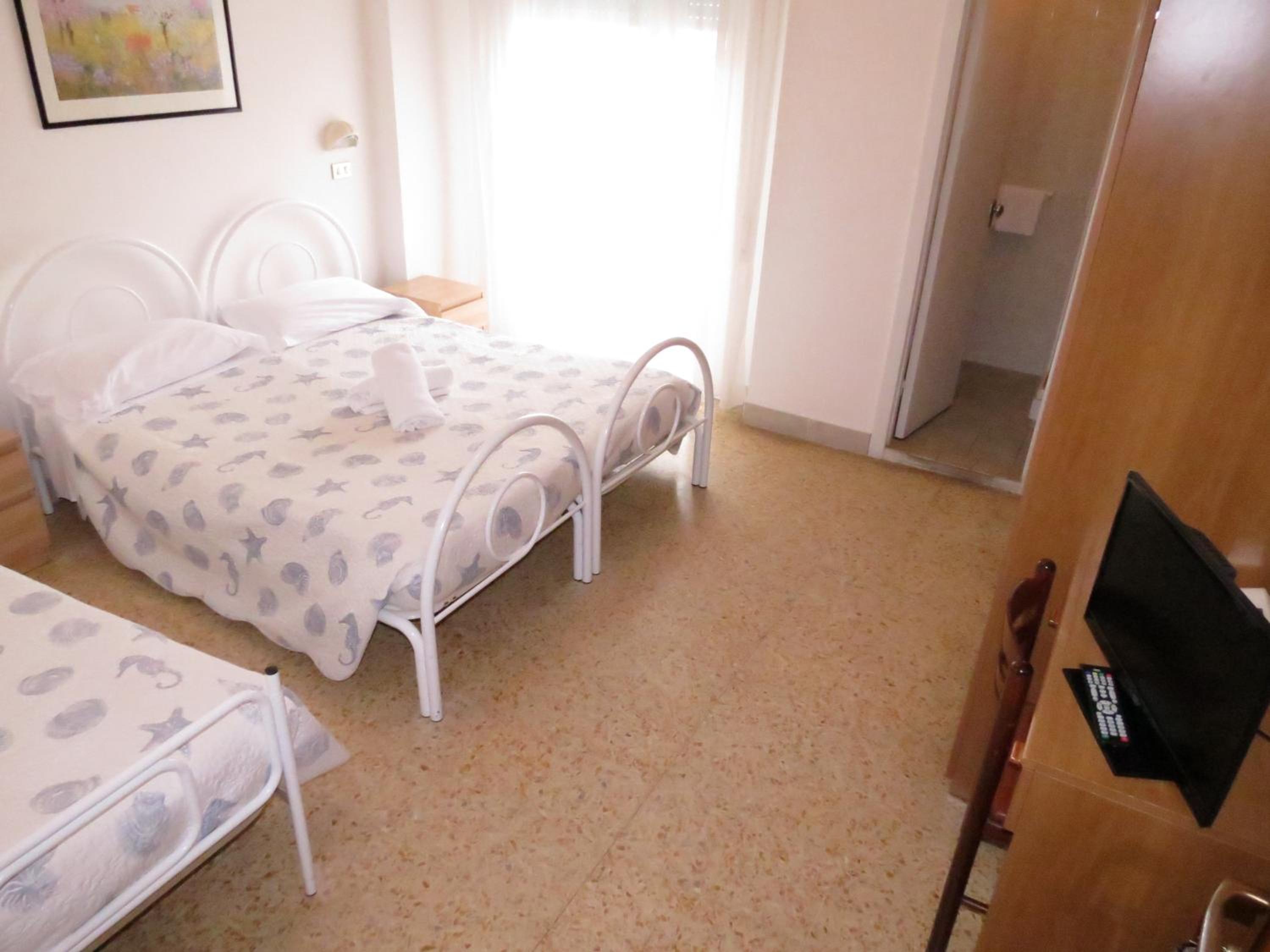 Classic Triple Room photo 3