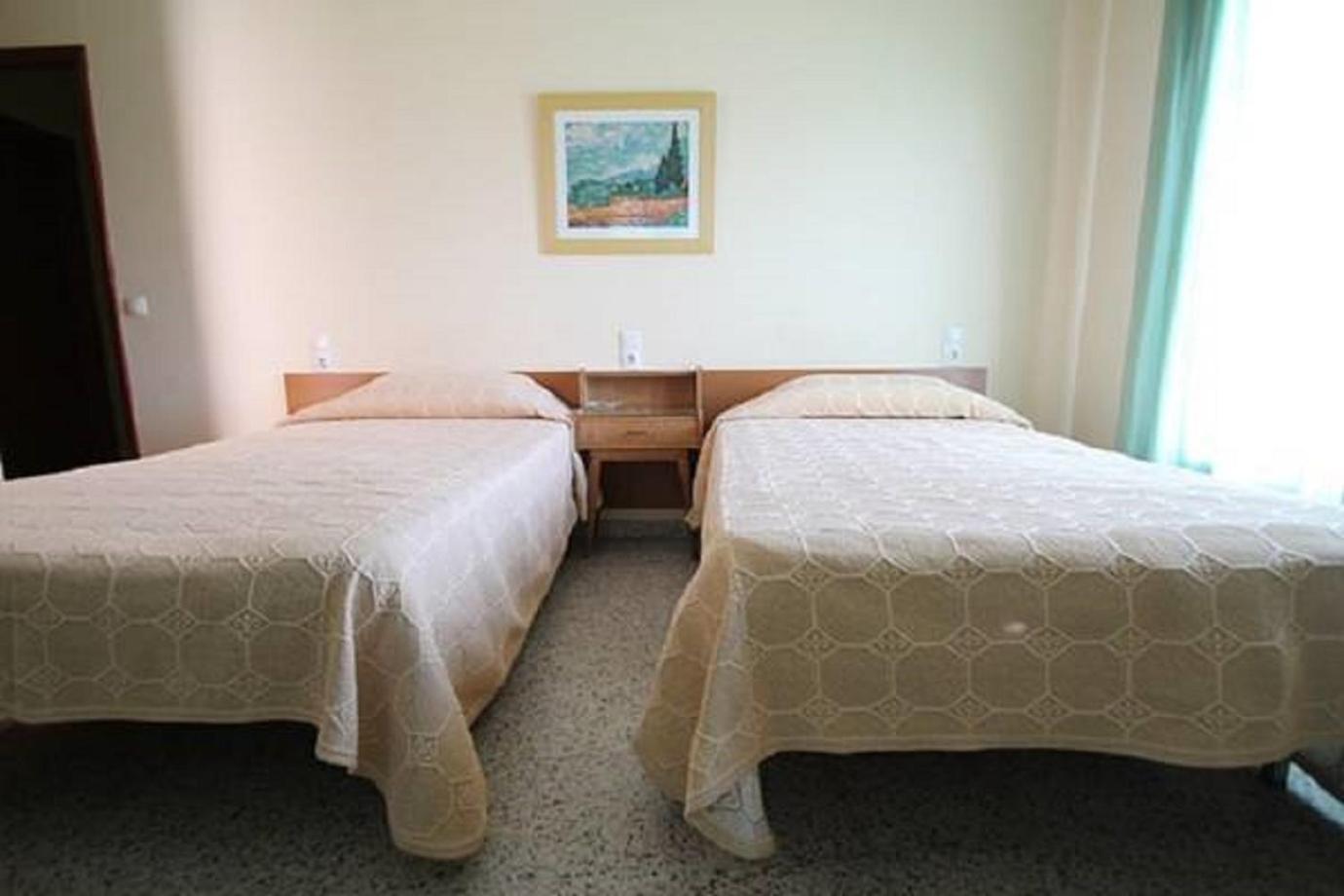 Double or Twin Room with Shared Bathroom photo 2