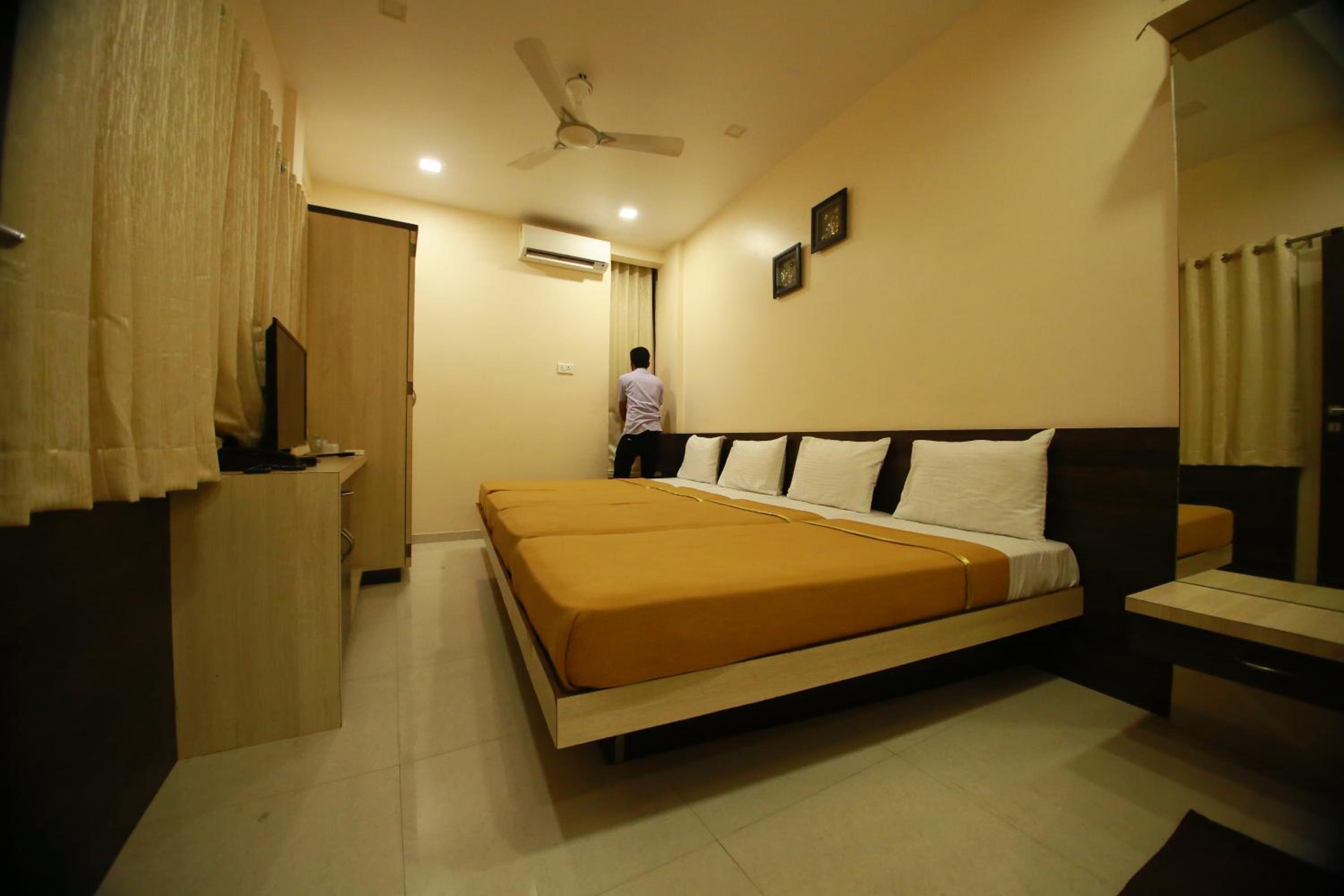 Standard Quadruple Room Non AC