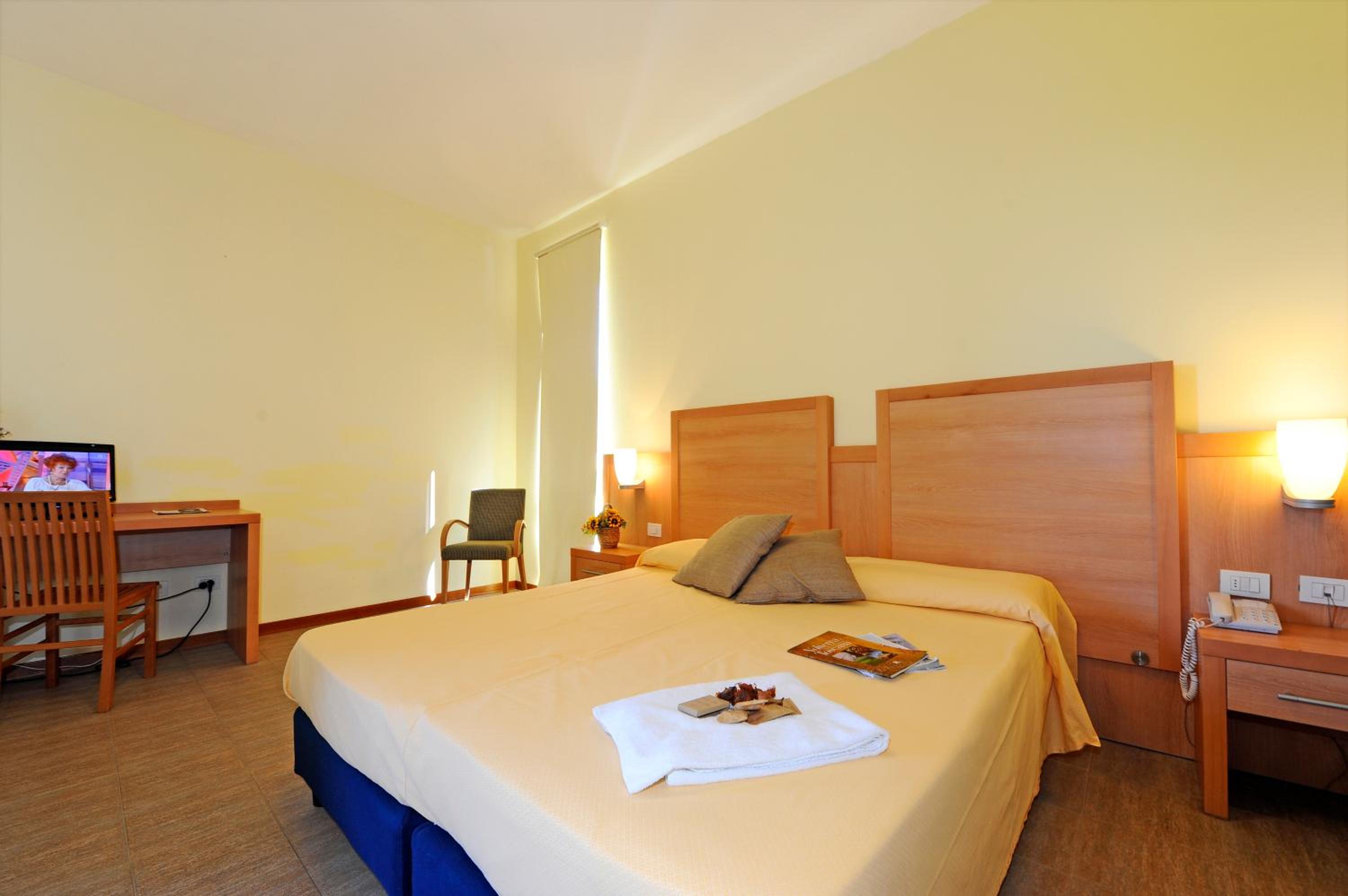 Triple Room - Photo 9