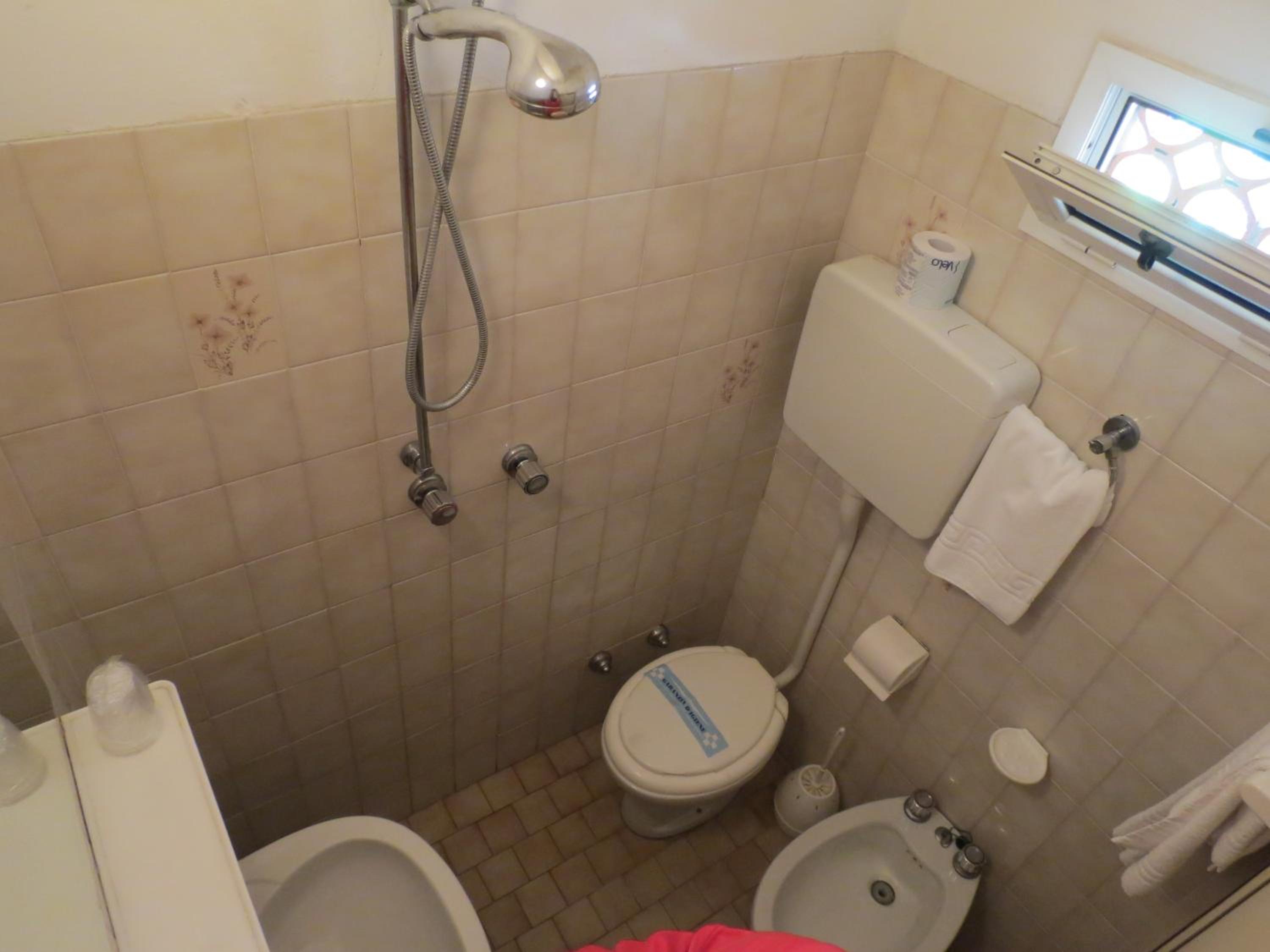 Economy Double or Twin Room photo 3