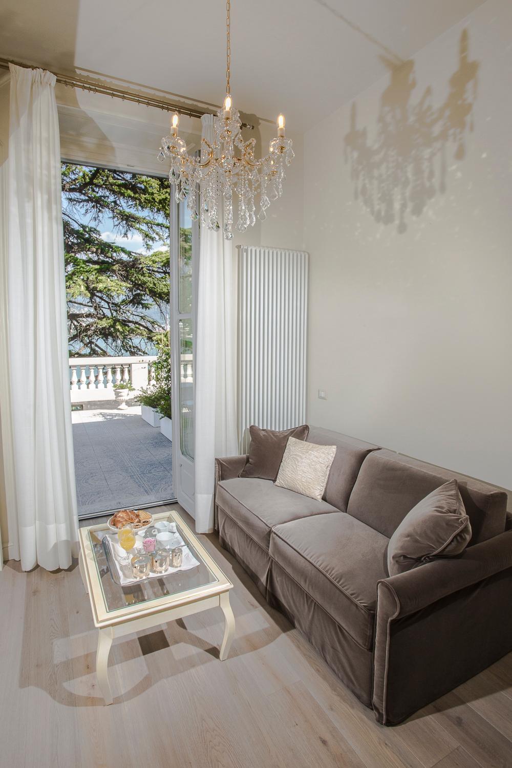 Suite - Photo 14