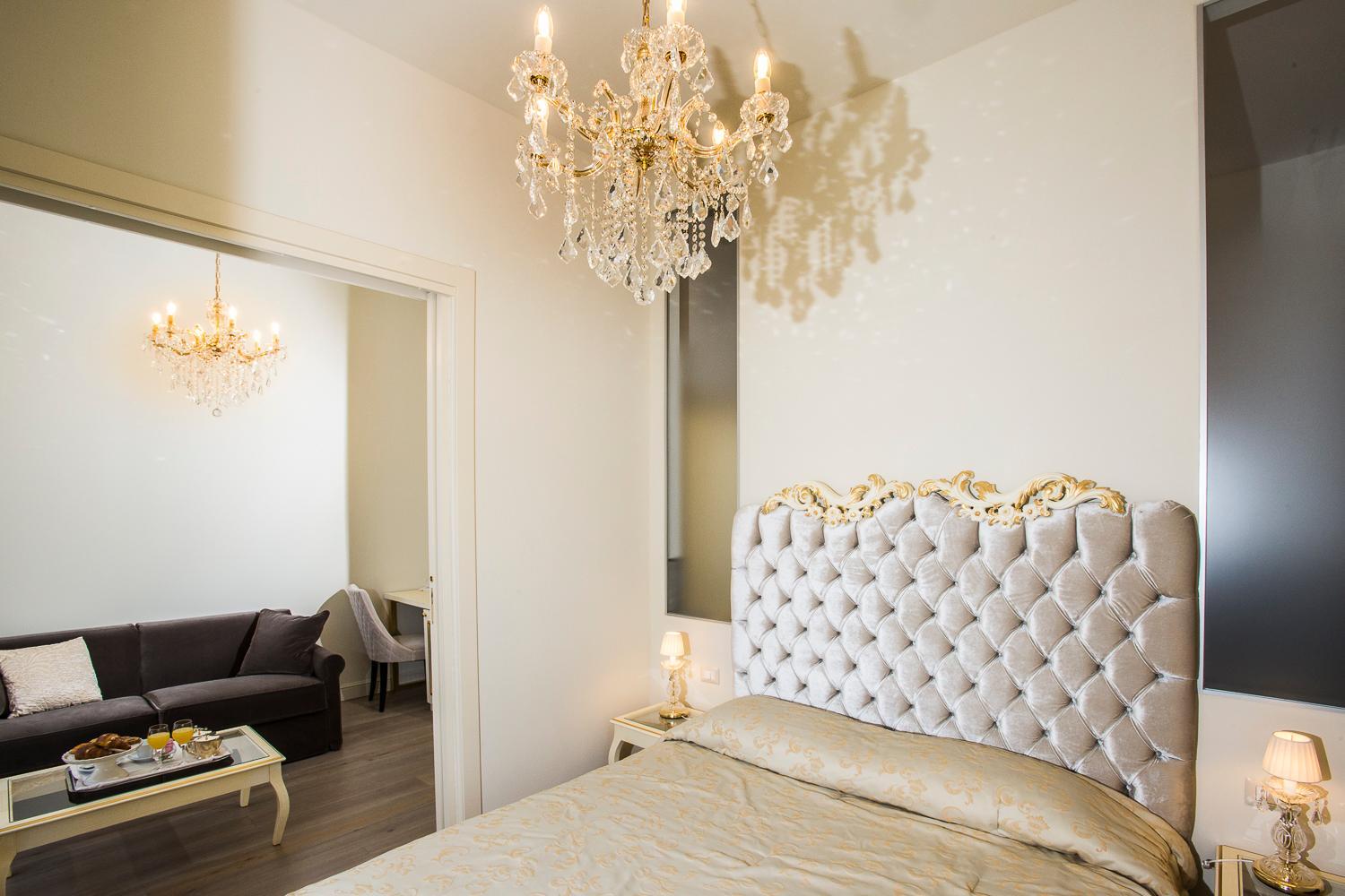 Suite - Photo 15