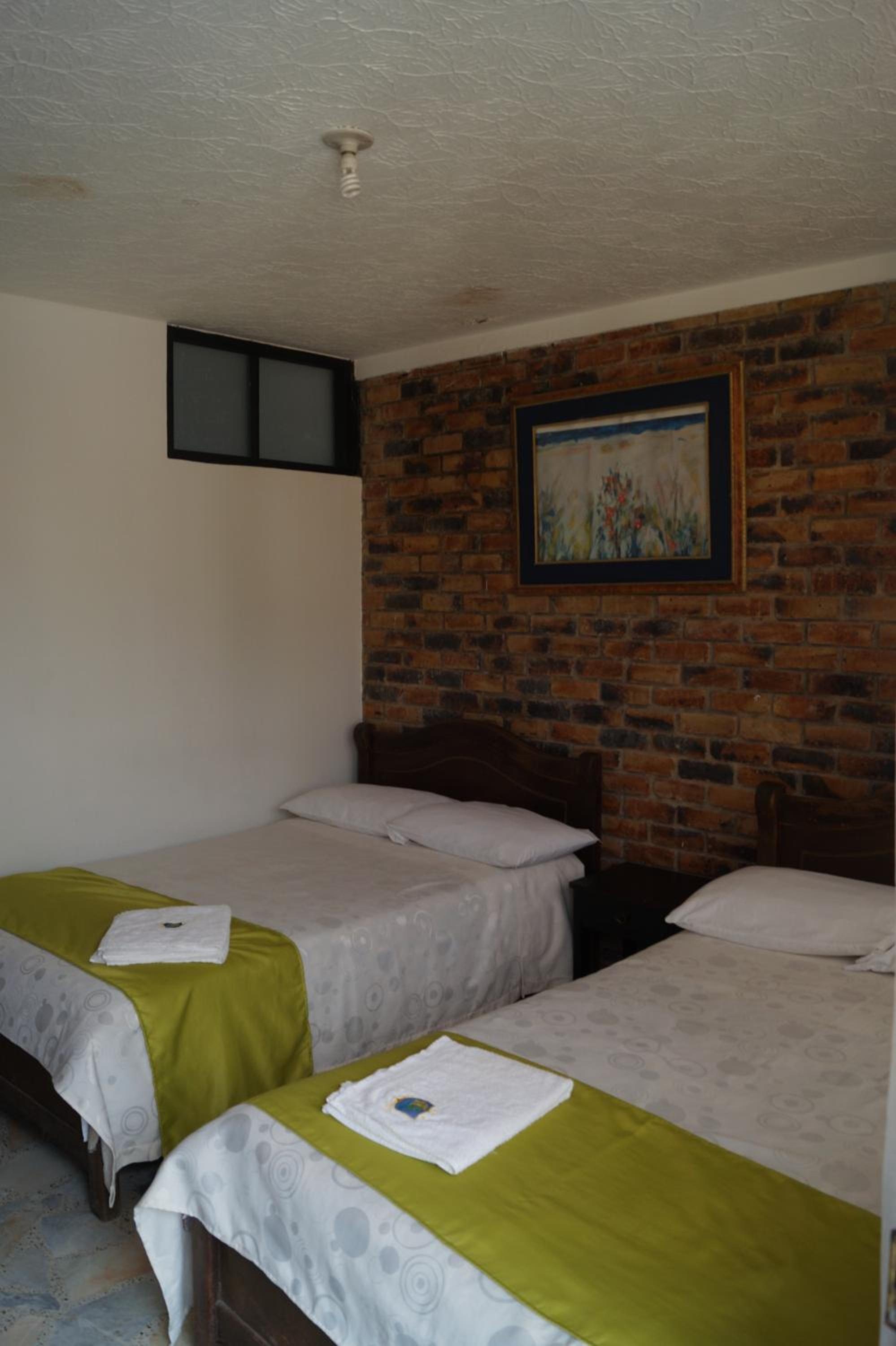 Standard Twin Room photo 2