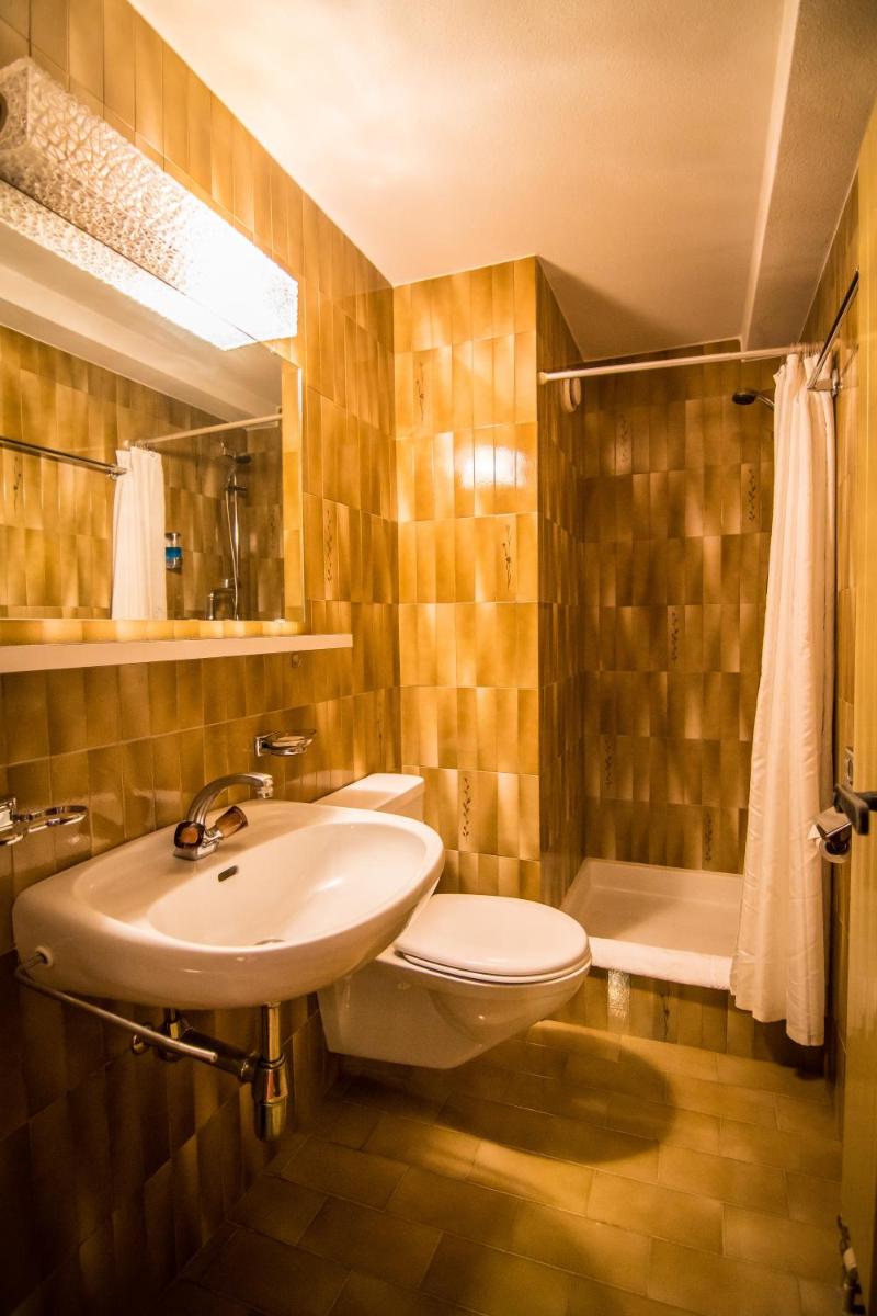 Double or Twin Room with Balcony photo 3