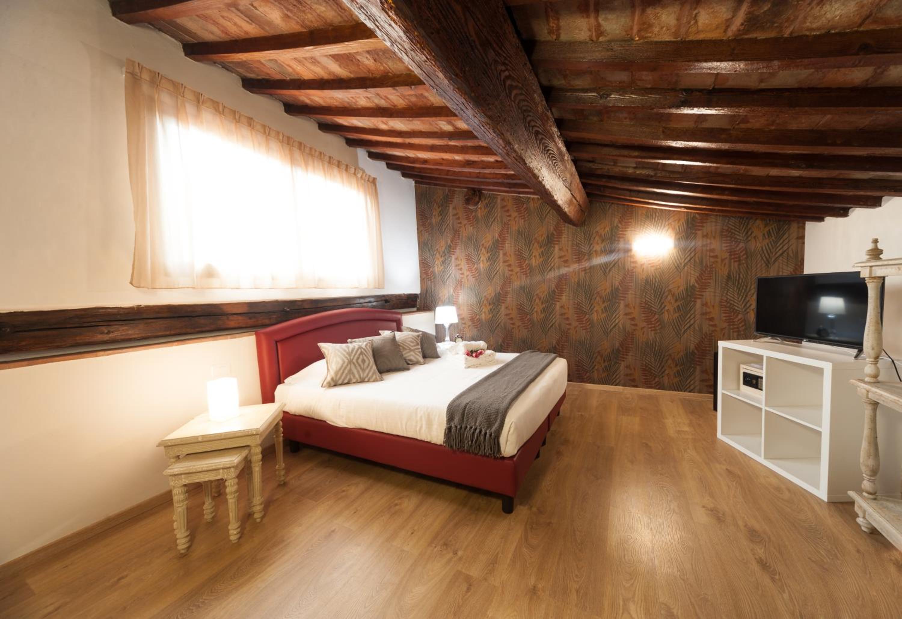 Double Room with Private External Bathroom photo 3