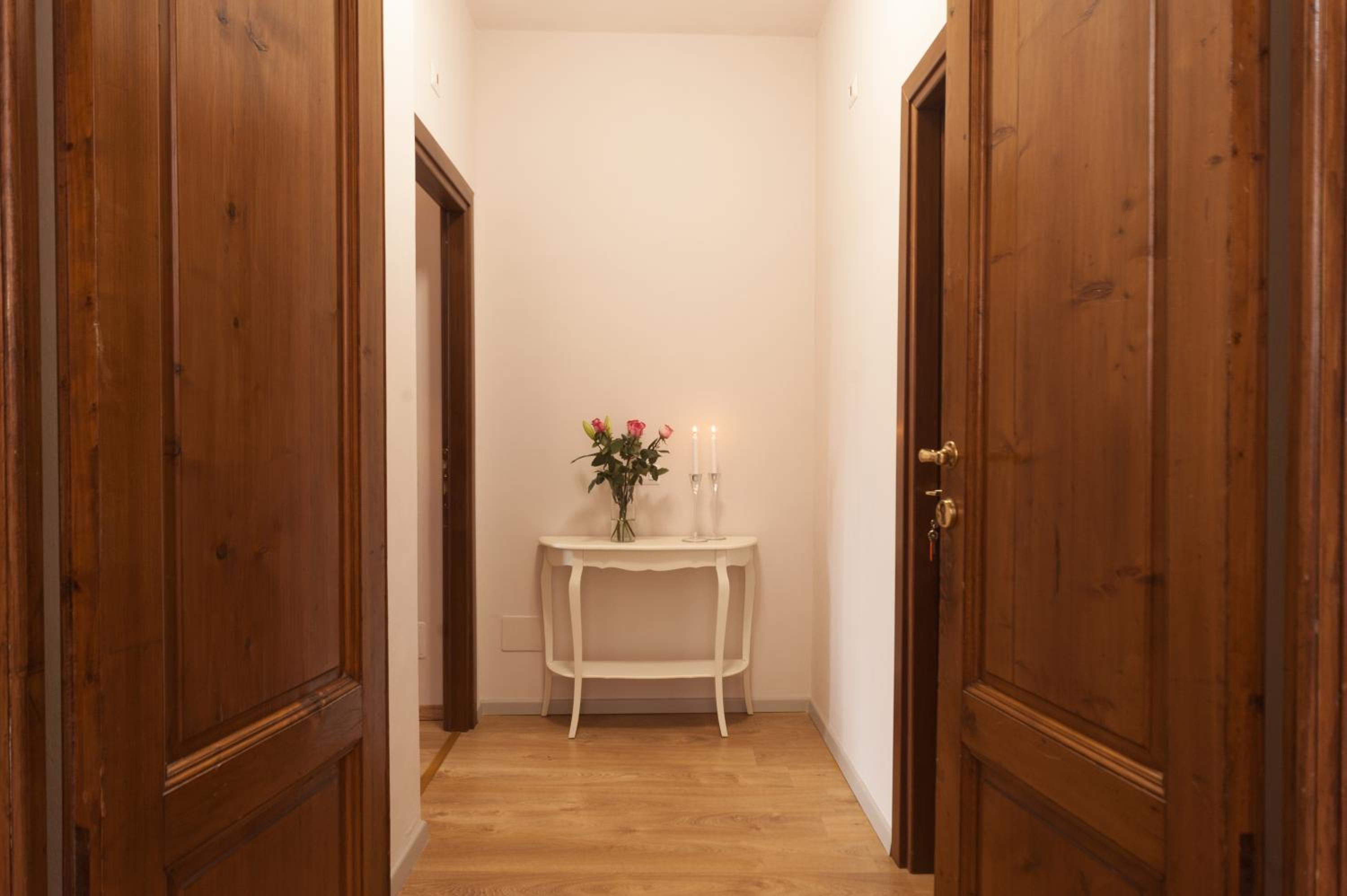 Small Double Room with Private External Bathroom photo 3