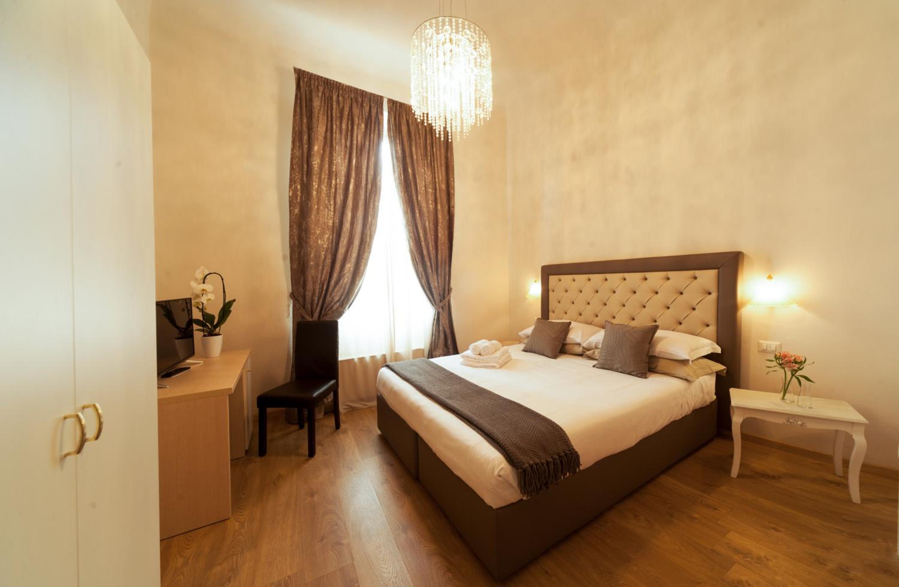 Double Room with Private Bathroom photo 1