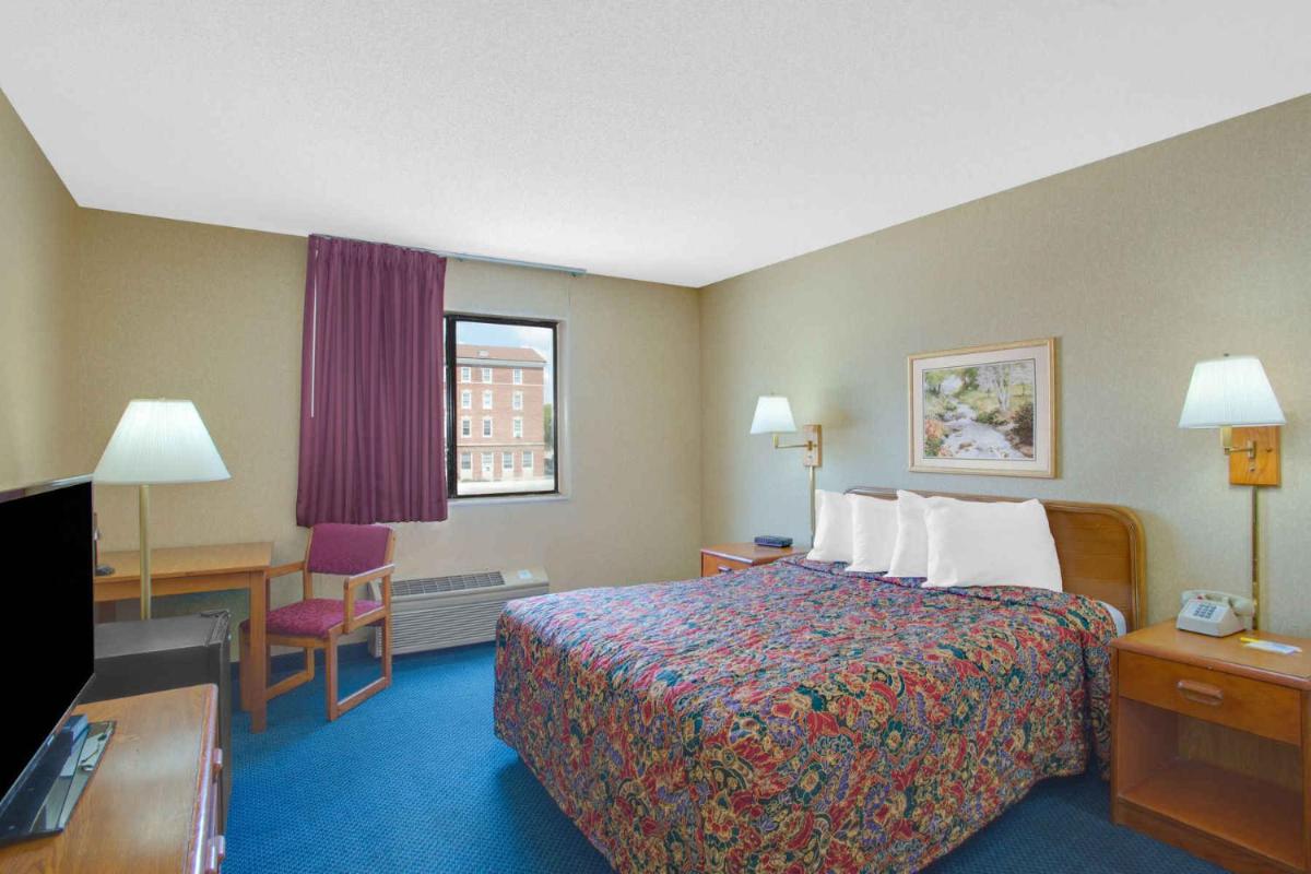 Queen Room