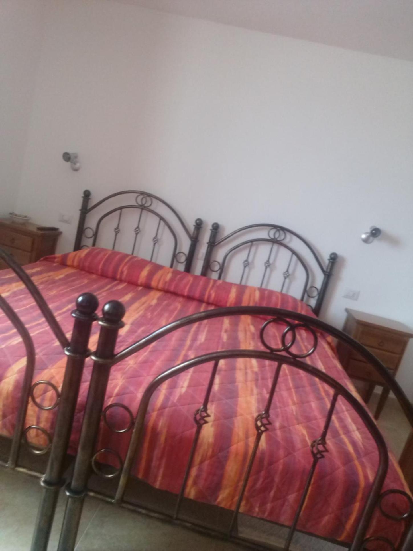Twin Room with Private Bathroom photo 2