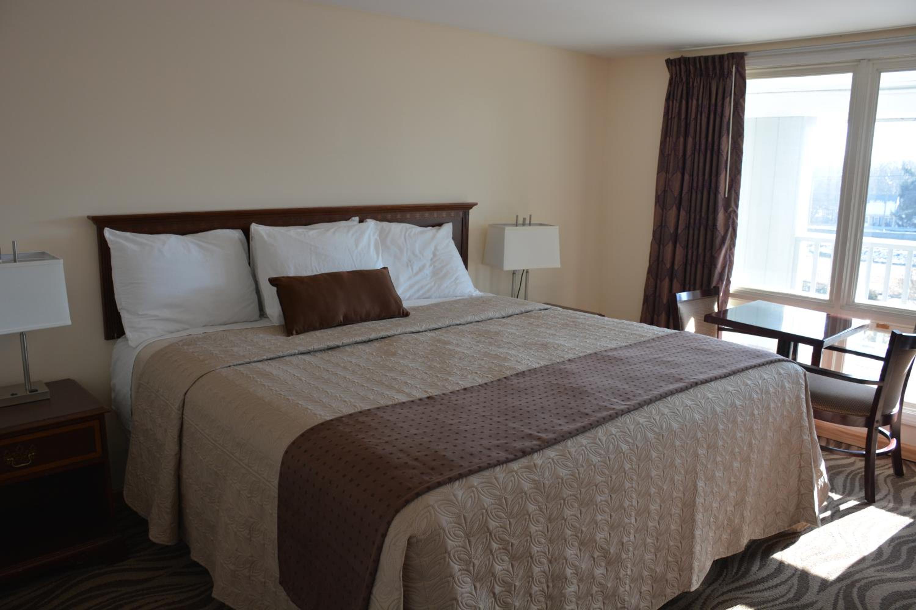 King Room - Non-Smoking - Photo 1