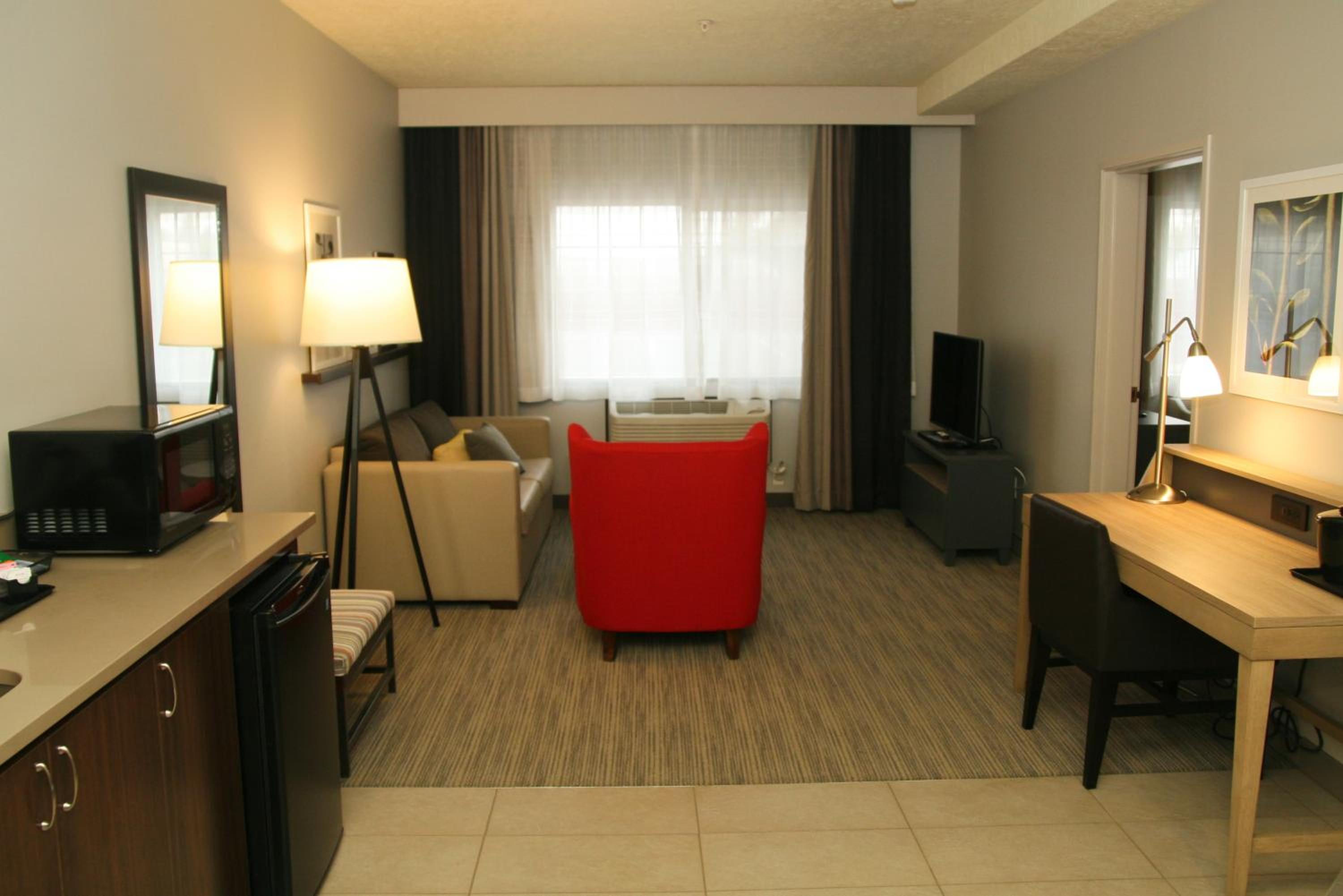 One-Bedroom King Suite with Whirlpool